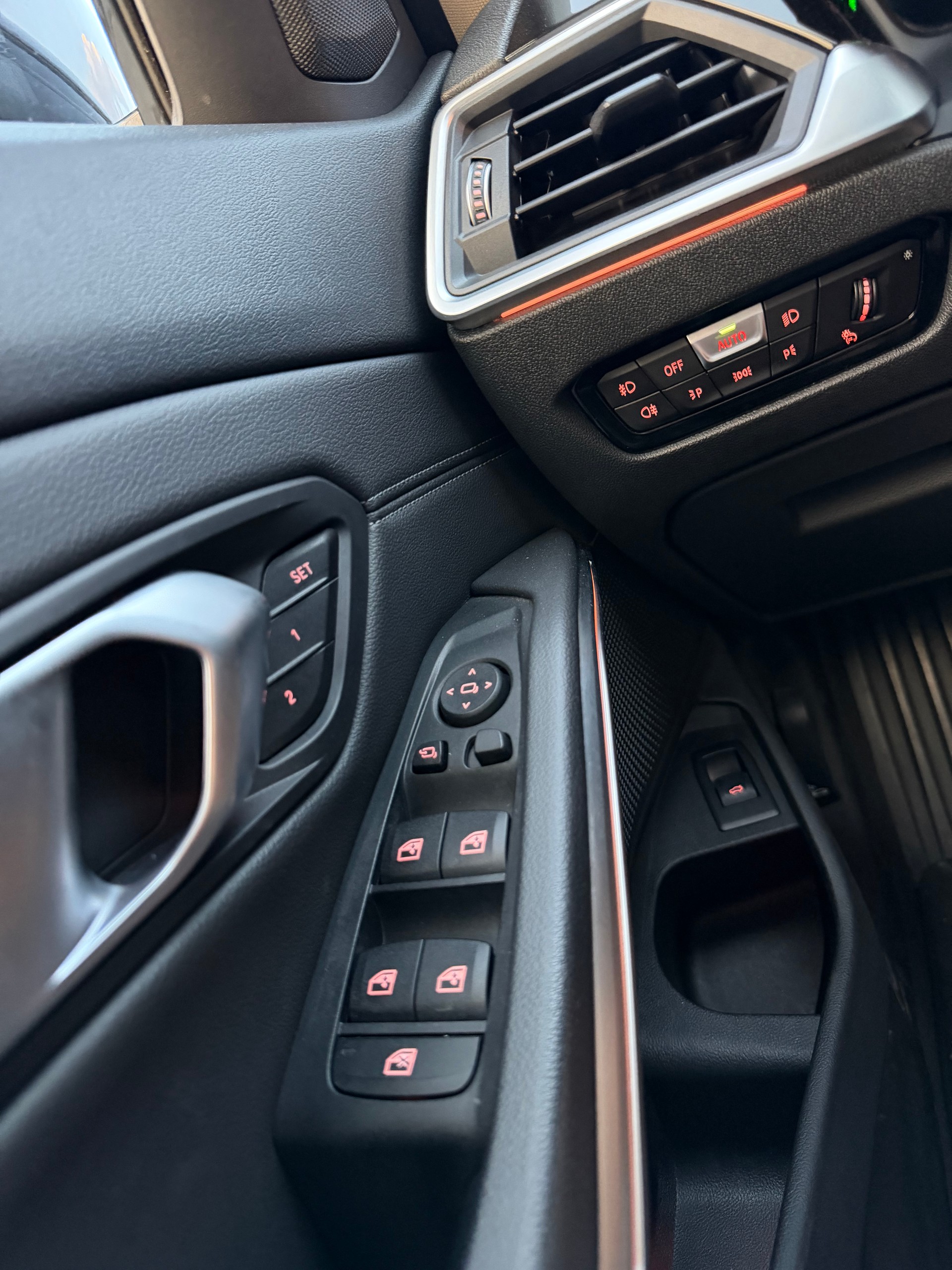 BMW 320d xDrive 48V Touring Sport Line Steptronic-image-14