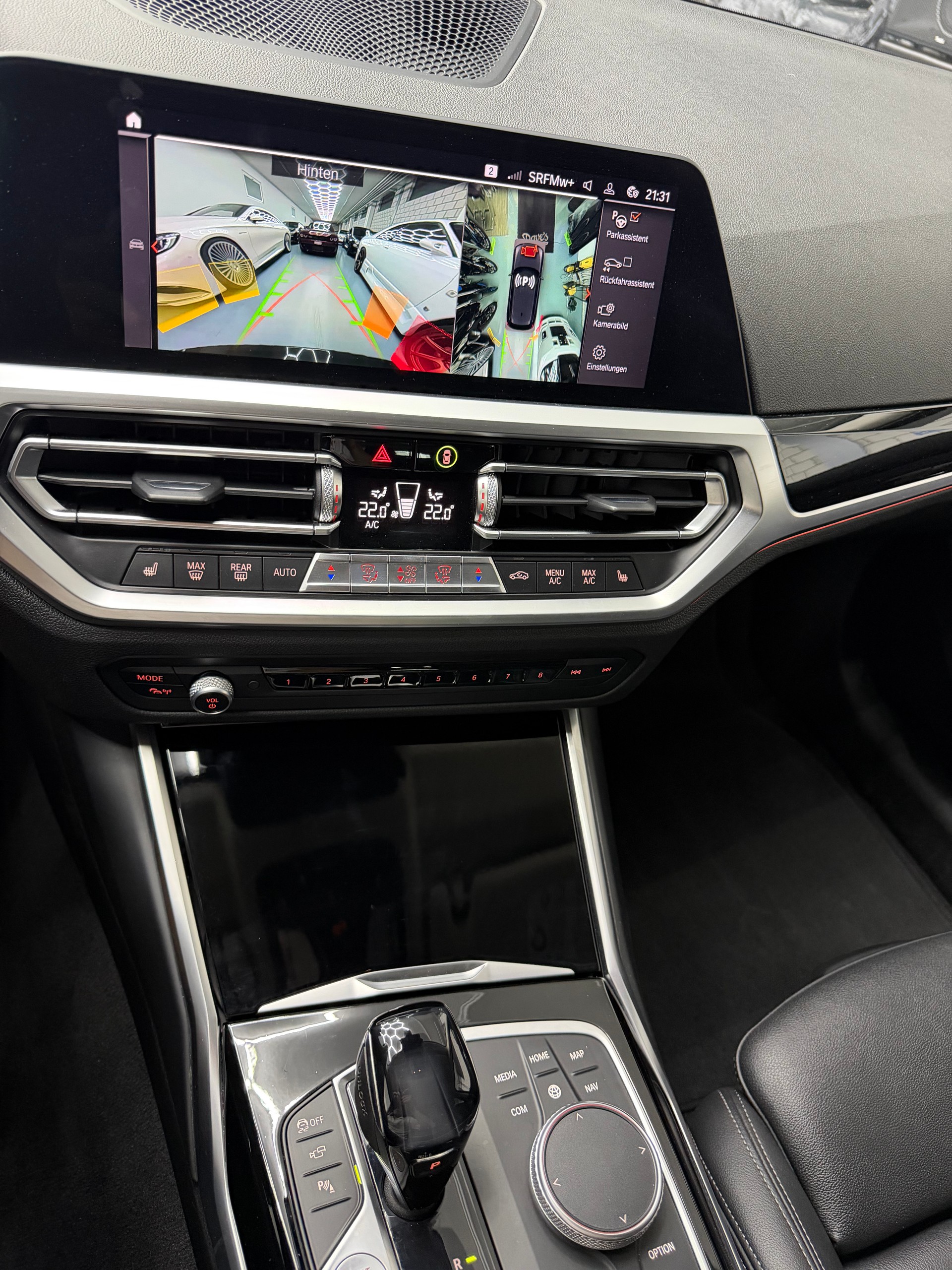 BMW 320d xDrive 48V Touring Sport Line Steptronic-image-16