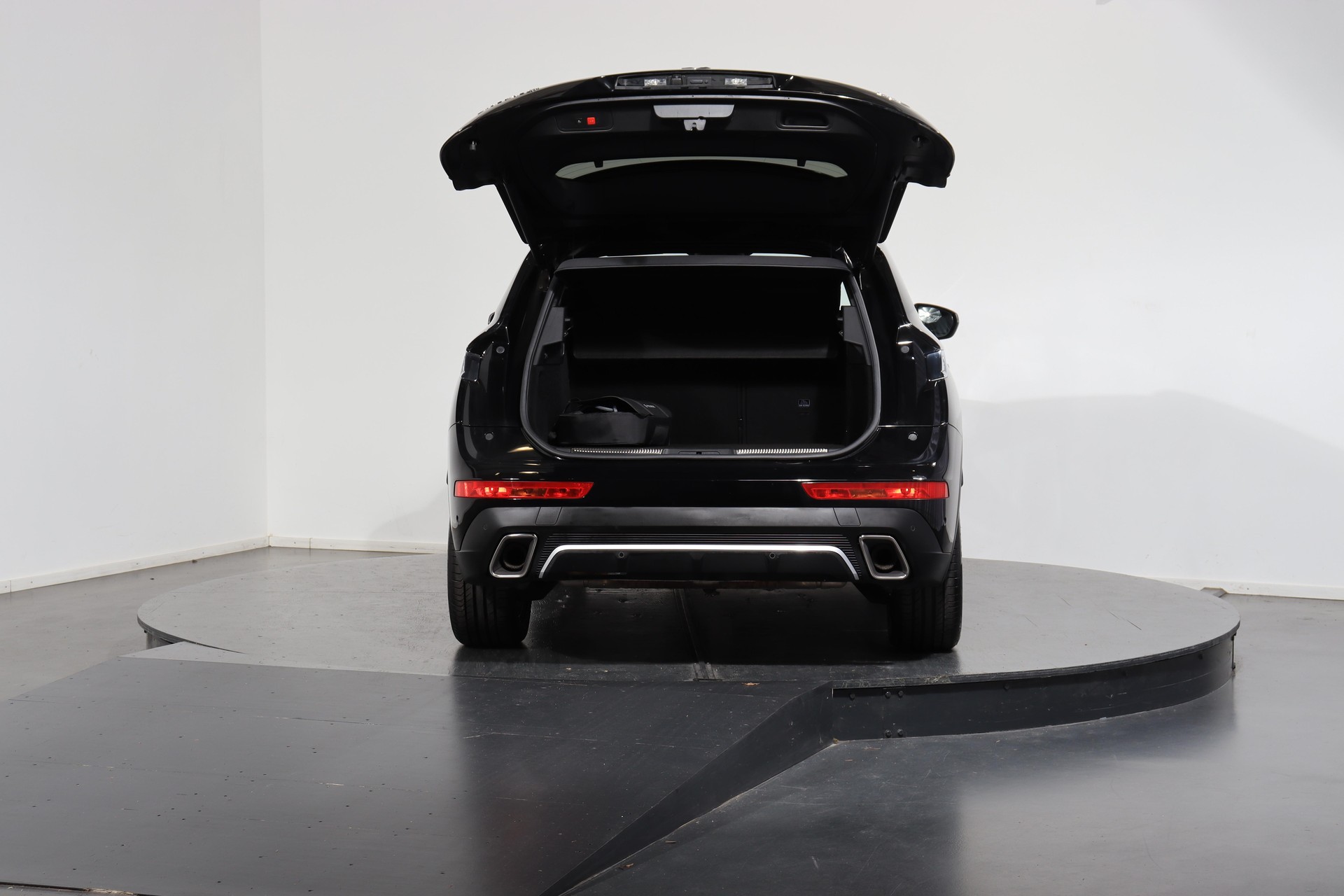 DS AUTOMOBILES 7 Crossback 1.6 E-Tense So Chic 4x4-image-3