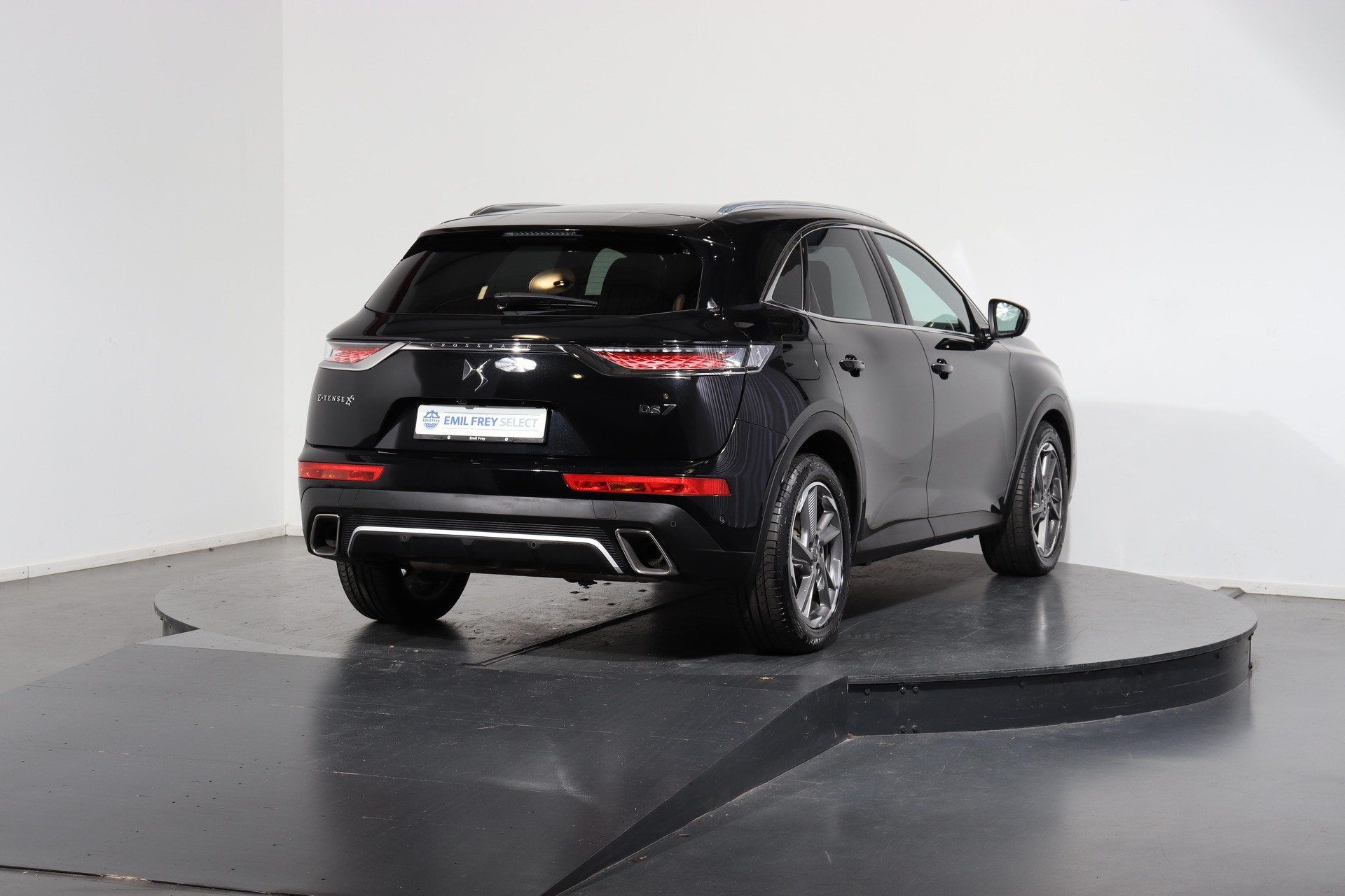 DS AUTOMOBILES 7 Crossback 1.6 E-Tense So Chic 4x4-image-2