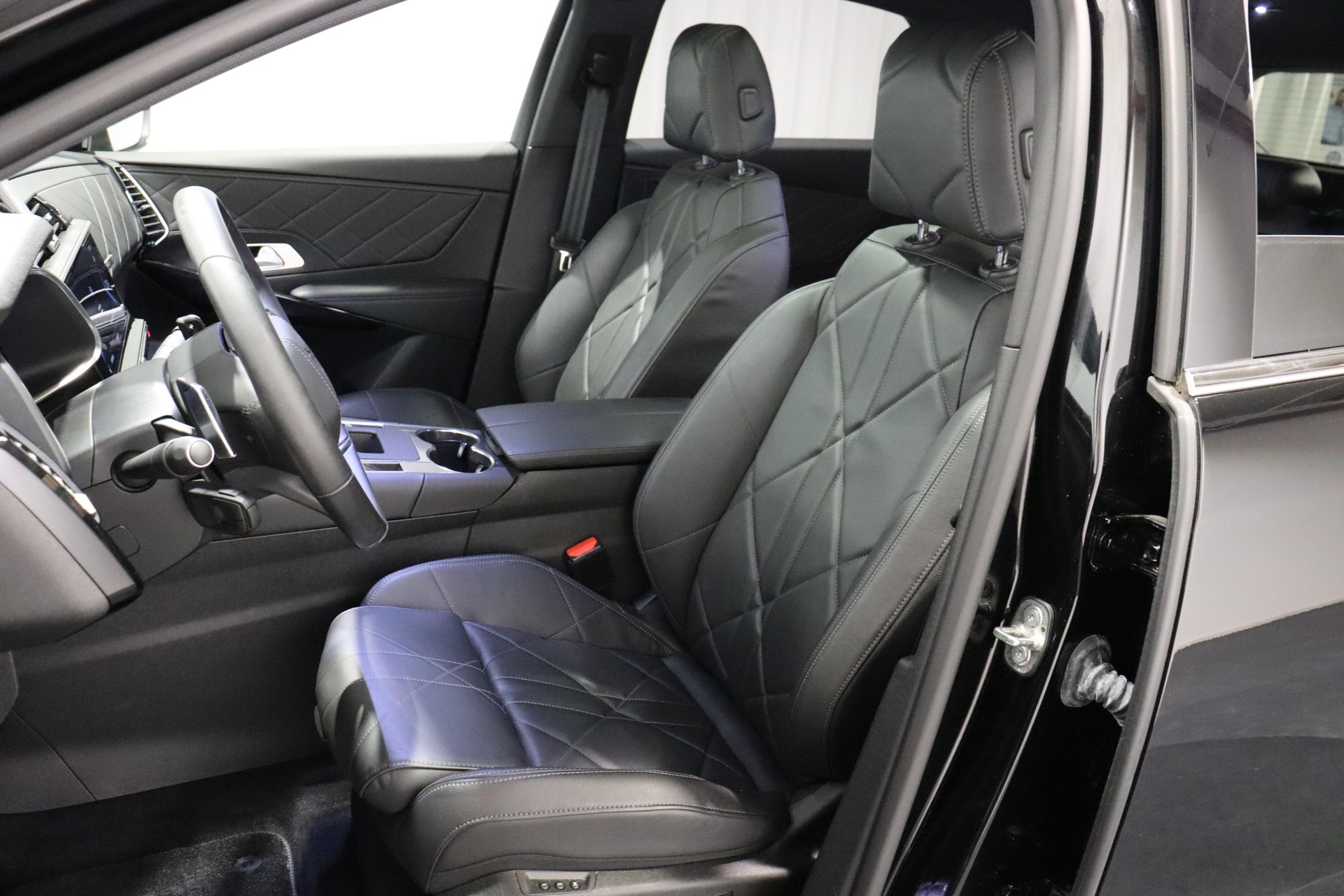 DS AUTOMOBILES 7 Crossback 1.6 E-Tense So Chic 4x4-image-4