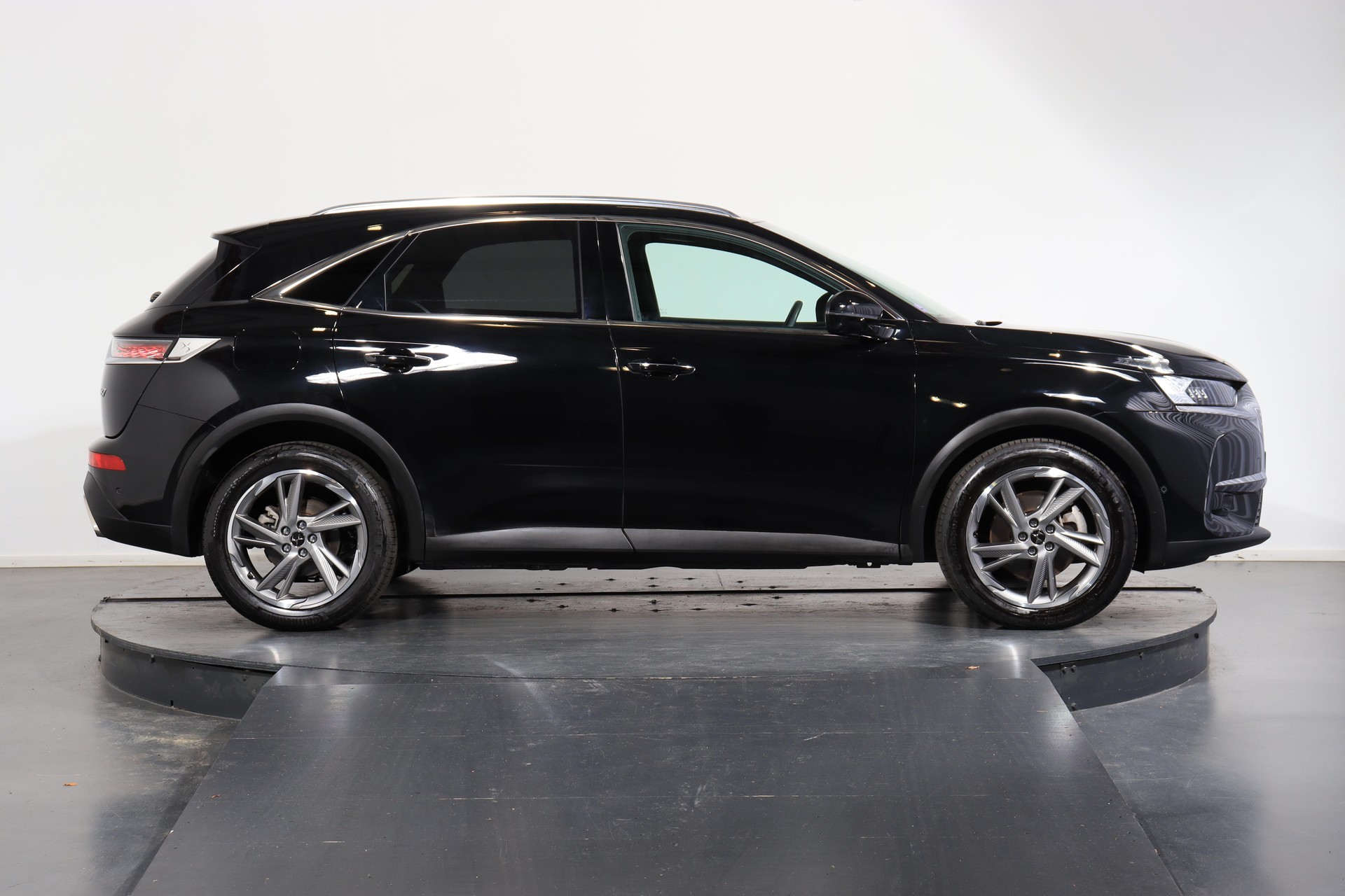 DS AUTOMOBILES 7 Crossback 1.6 E-Tense So Chic 4x4-image-1