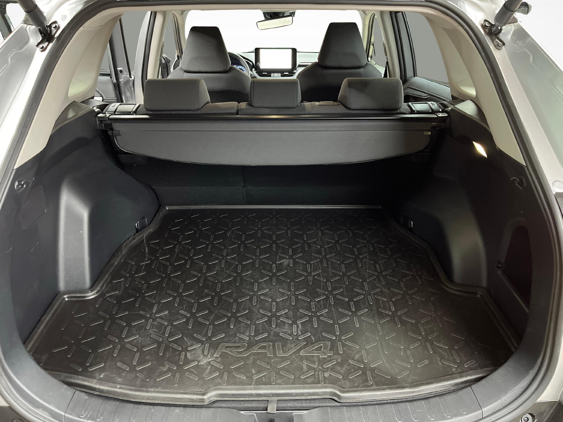 TOYOTA RAV4 2.5 HEV Trend-image-11