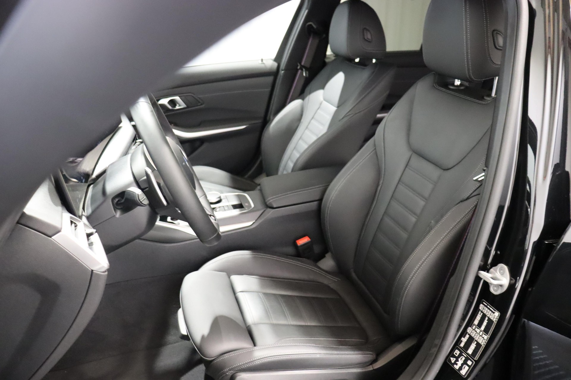 BMW M340i xDrive Touring-image-14