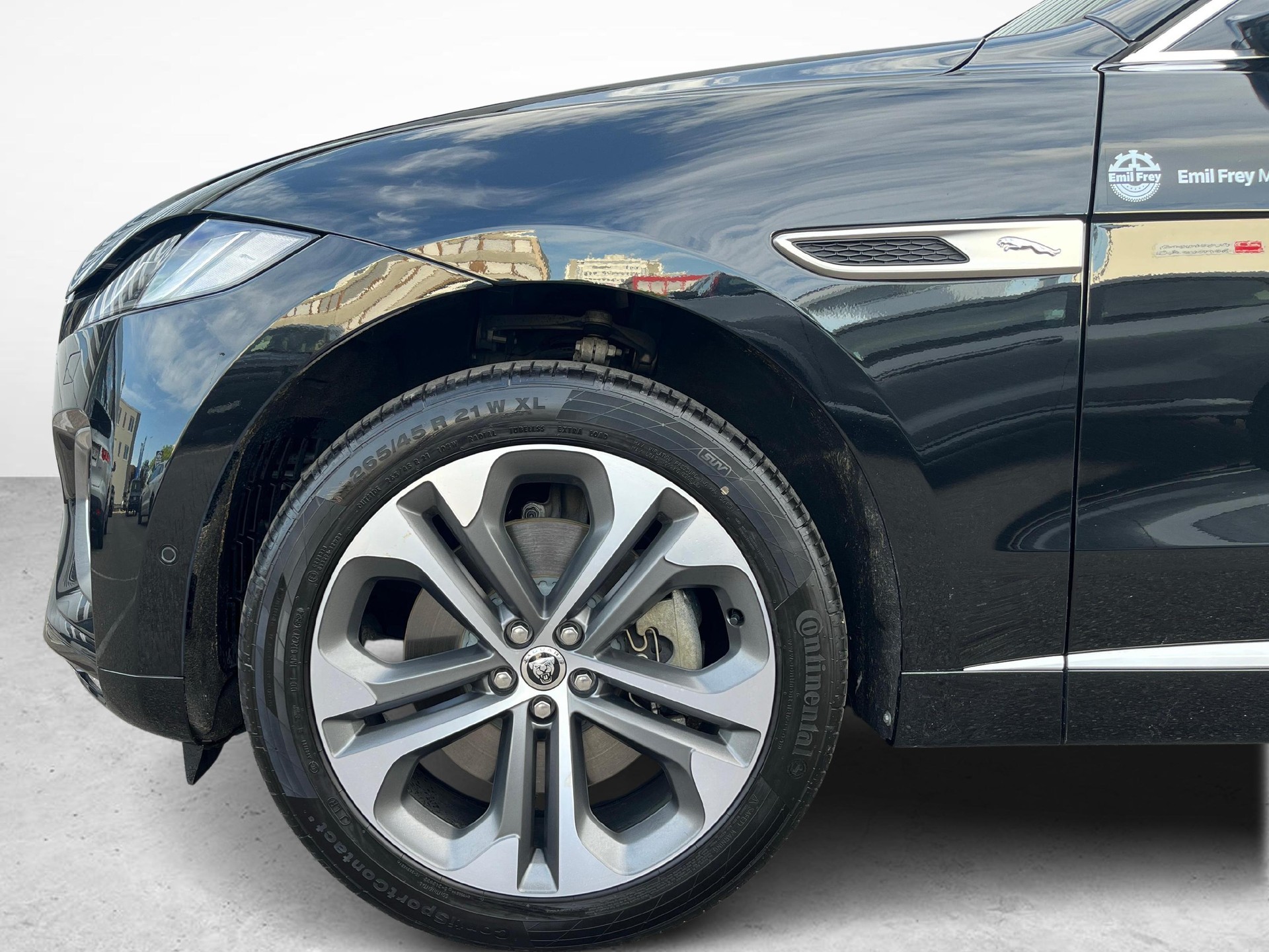 JAGUAR F-Pace 2.0 P400e R-Dynamic HSE 90th Anniversary Ed. AWD-image-12