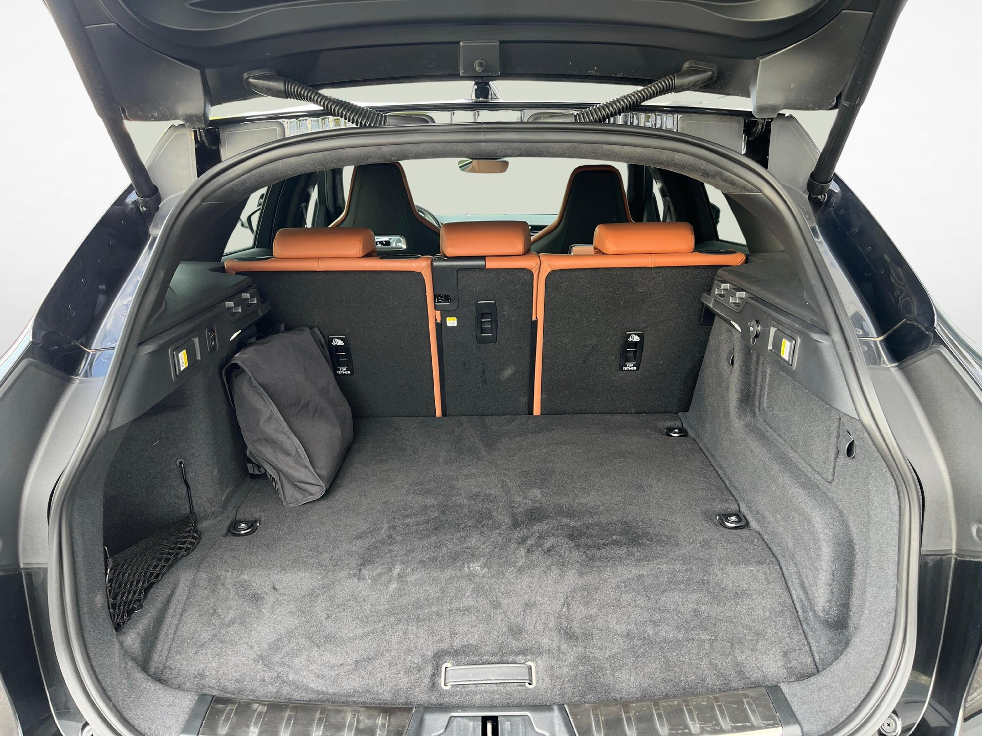 JAGUAR F-Pace 2.0 P400e R-Dynamic HSE 90th Anniversary Ed. AWD-image-11