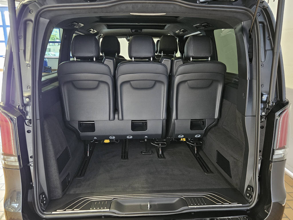 MERCEDES-BENZ V 300 d 4Matic Swiss Edition lang Van-showroom-element-3