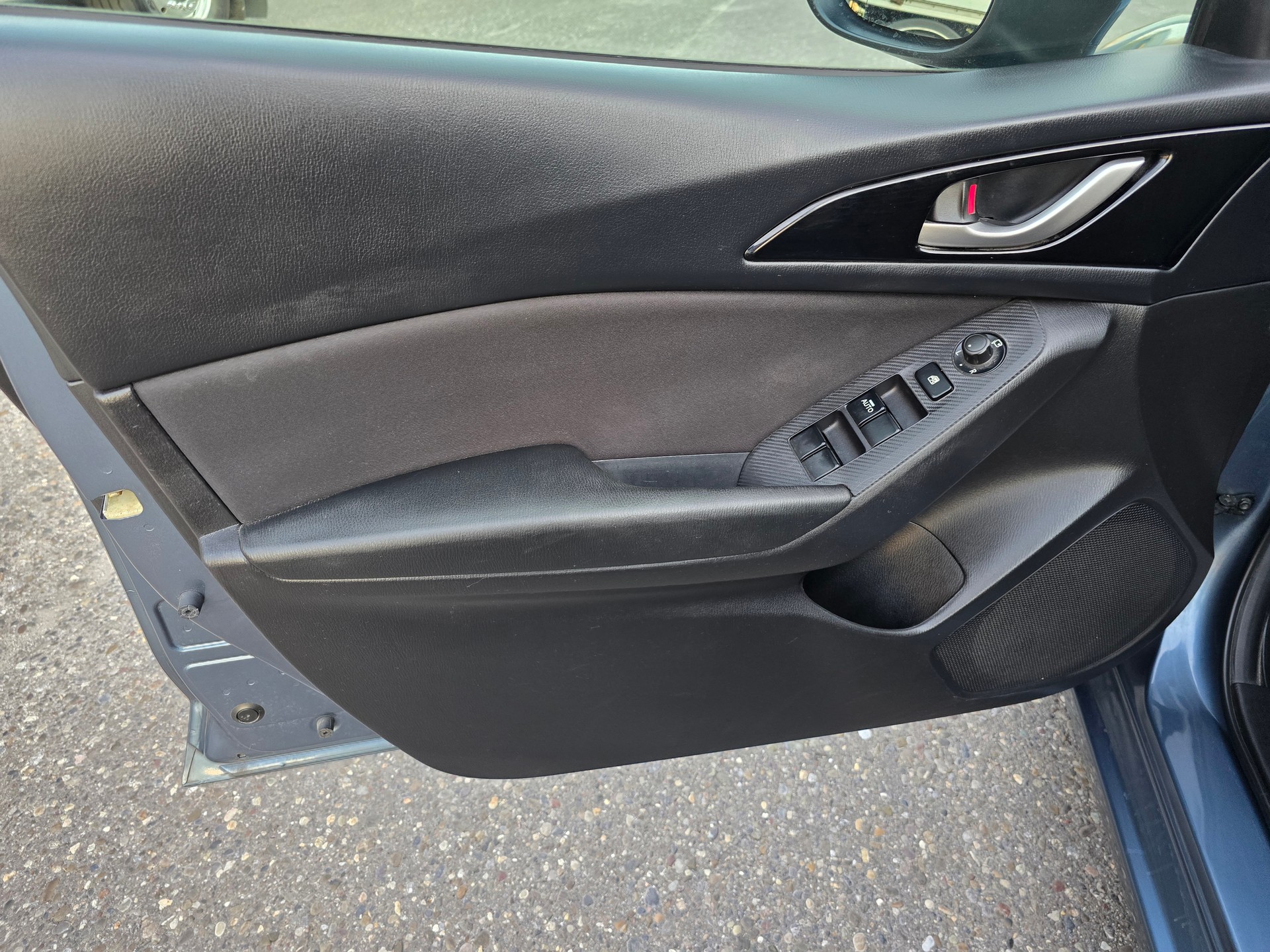 MAZDA 3 SKYACTIV-G 100 Ambition Plus-image-13