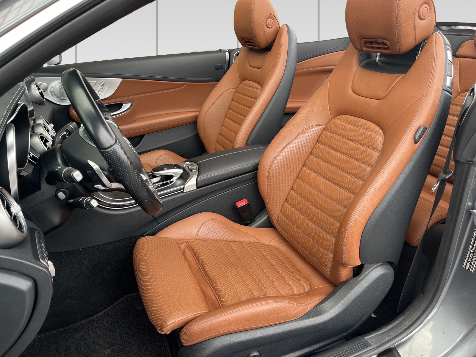 MERCEDES-BENZ C 400 Cabriolet AMG Line 4Matic 9G-Tronig-image-6