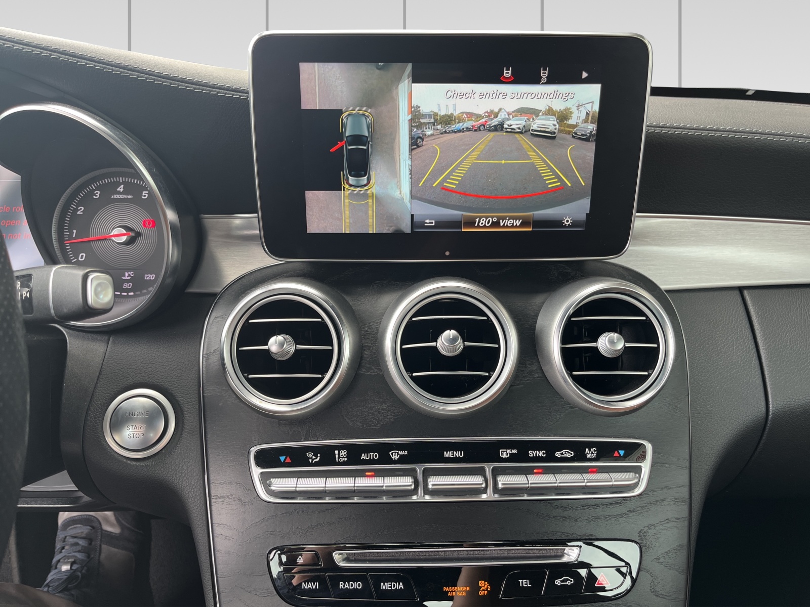 MERCEDES-BENZ C 400 Cabriolet AMG Line 4Matic 9G-Tronig-image-11