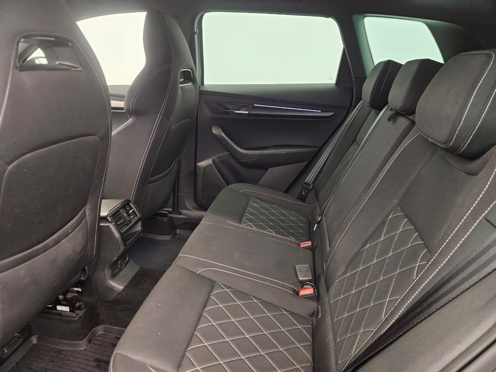 SKODA Karoq 1.5 TSI ACT SportLine DSG-image-12