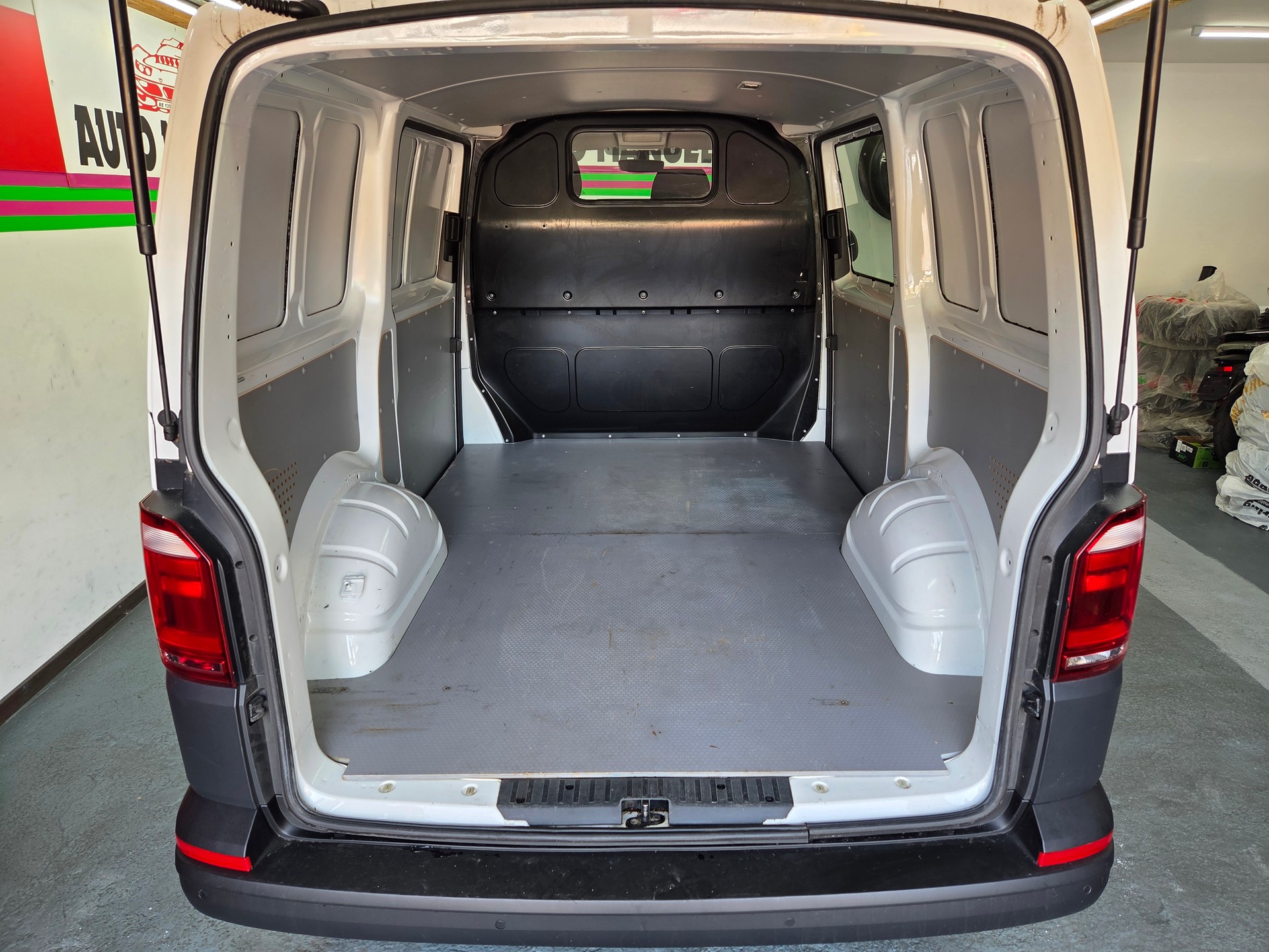 VW T6 2.0 TDI 4Motion DSG-image-13