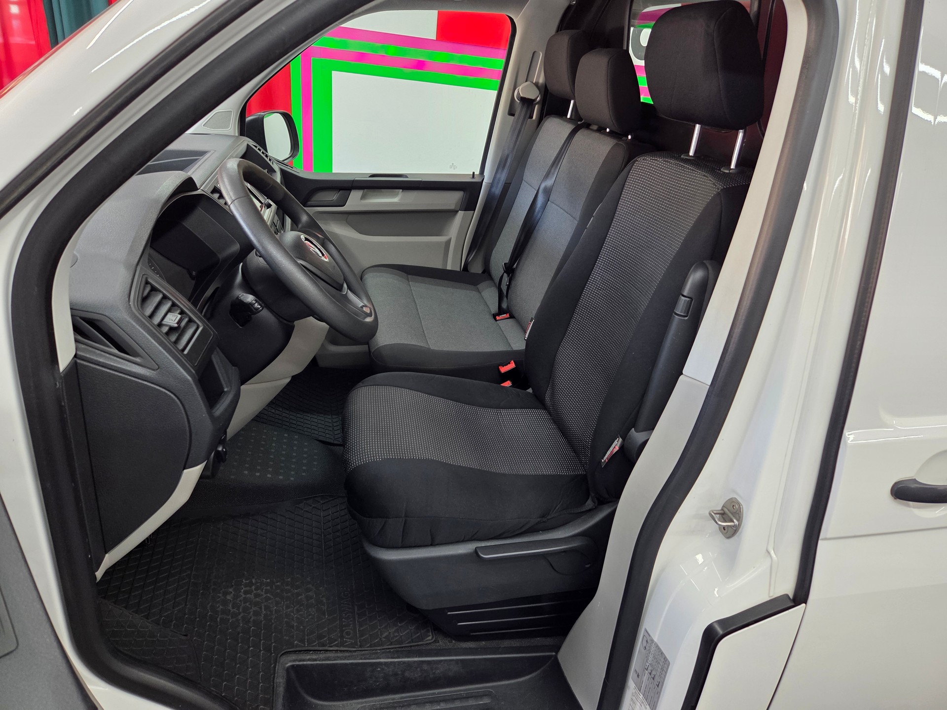 VW T6 2.0 TDI 4Motion DSG-image-9