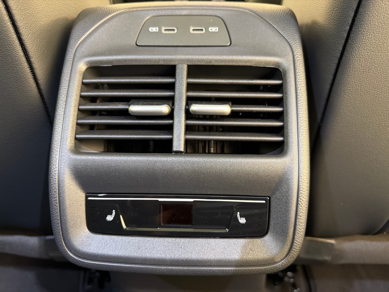 VW Passat 1.5TSI PHEV R-Line-image-10