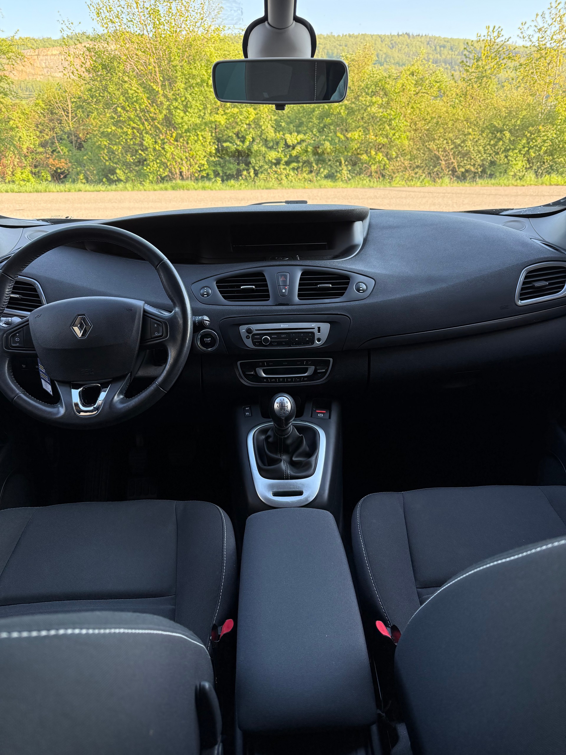 RENAULT Scénic 1.5 dCi Expression-image-8