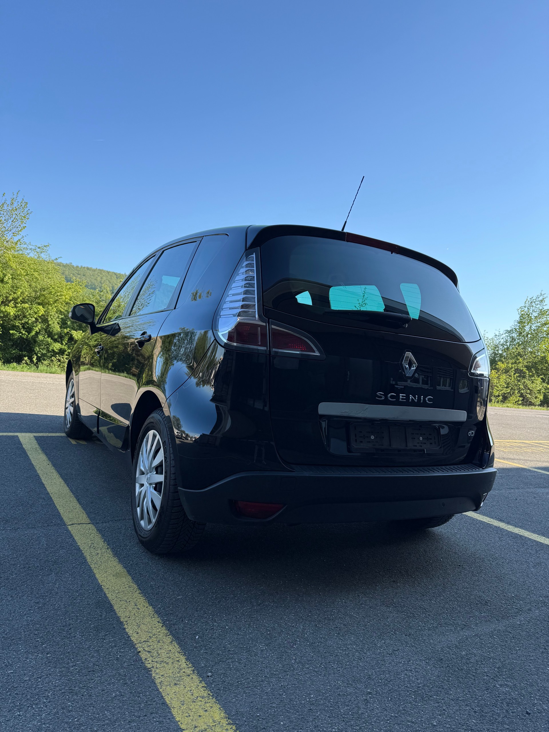 RENAULT Scénic 1.5 dCi Expression-image-11