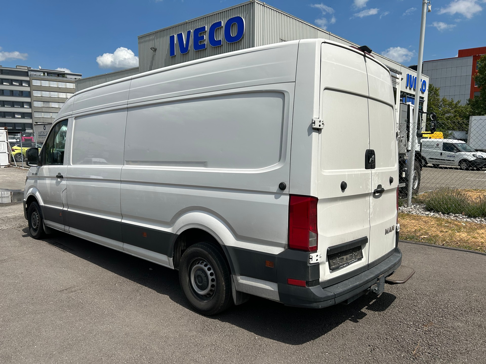 MAN TGE 3.180 Lang A-image-2