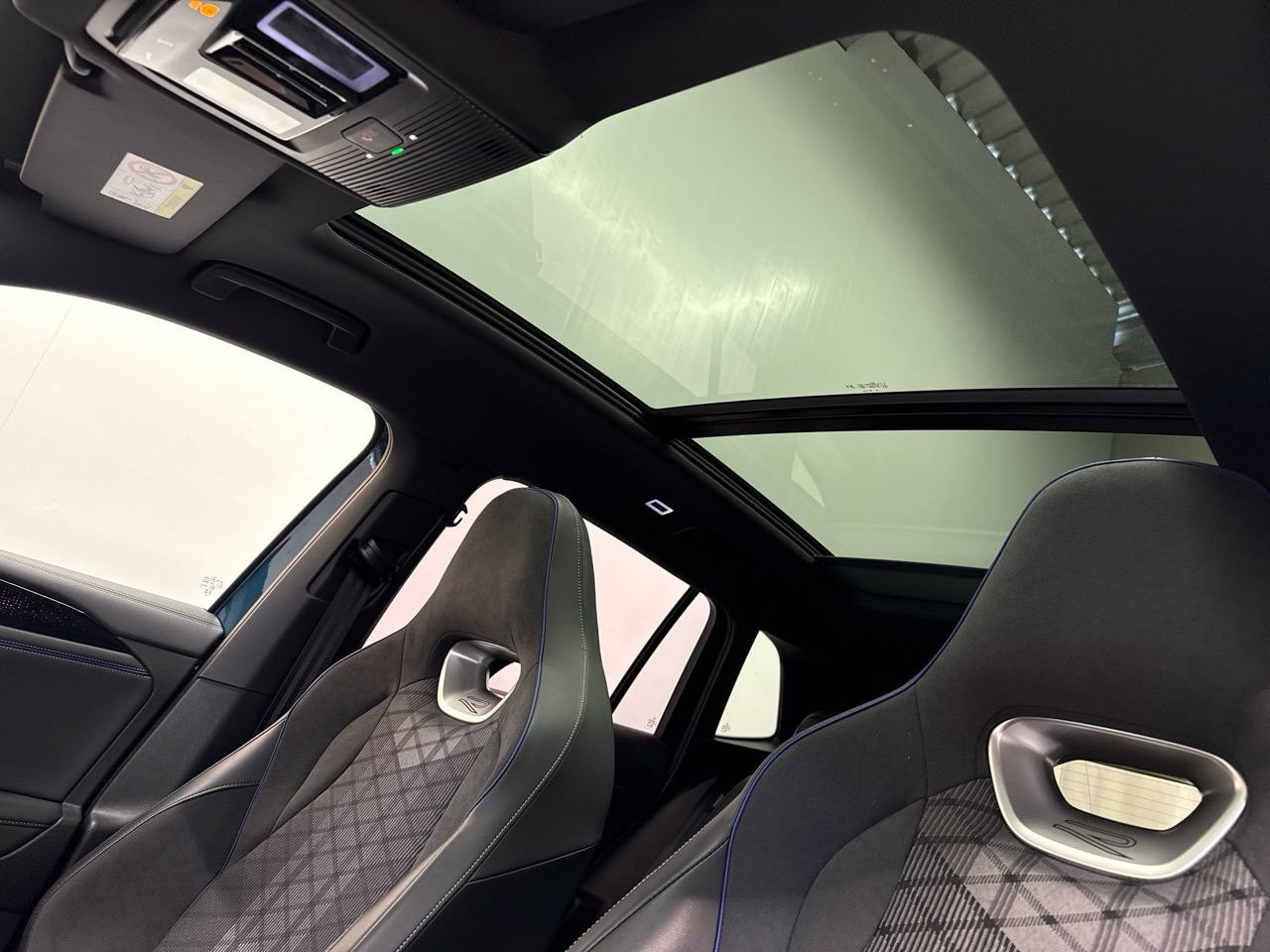 VW Tiguan 2.0 TSI R-Line 4Motion Black Edition-image-16