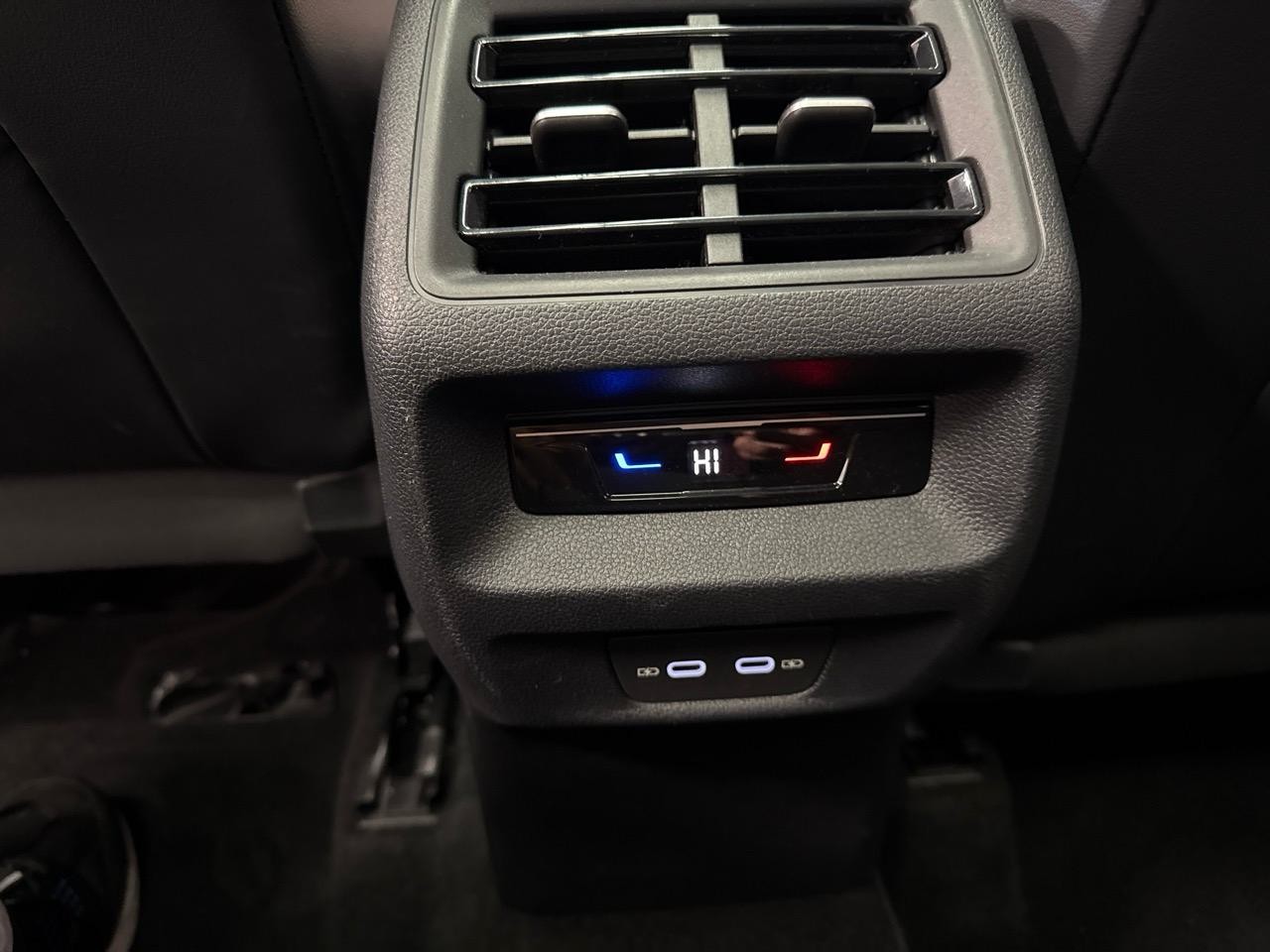 VW Tiguan 2.0 TSI R-Line 4Motion Black Edition-image-11