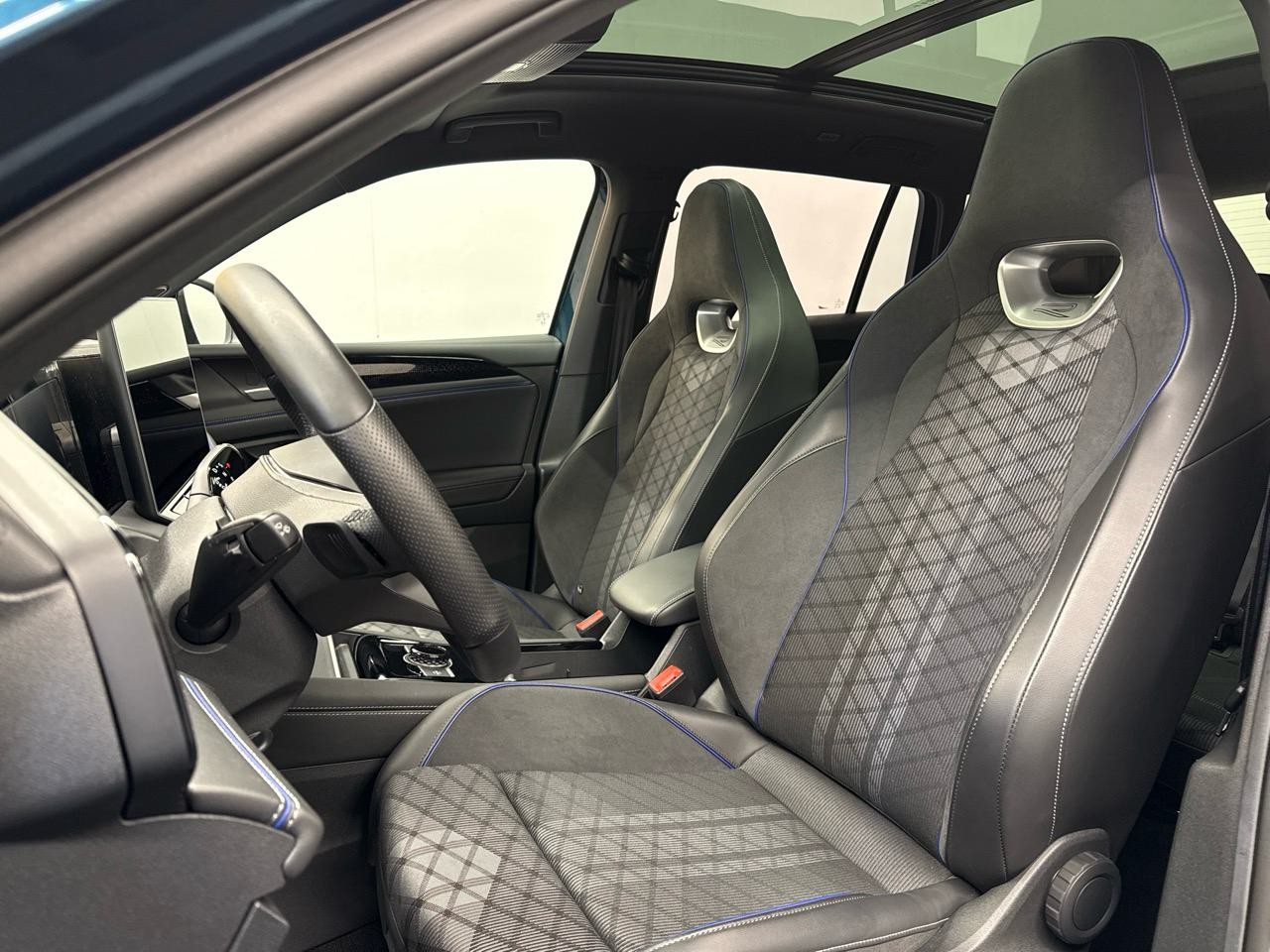 VW Tiguan 2.0 TSI R-Line 4Motion Black Edition-image-4