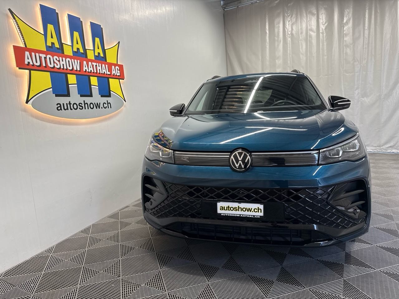 VW Tiguan 2.0 TSI R-Line 4Motion Black Edition-image-17