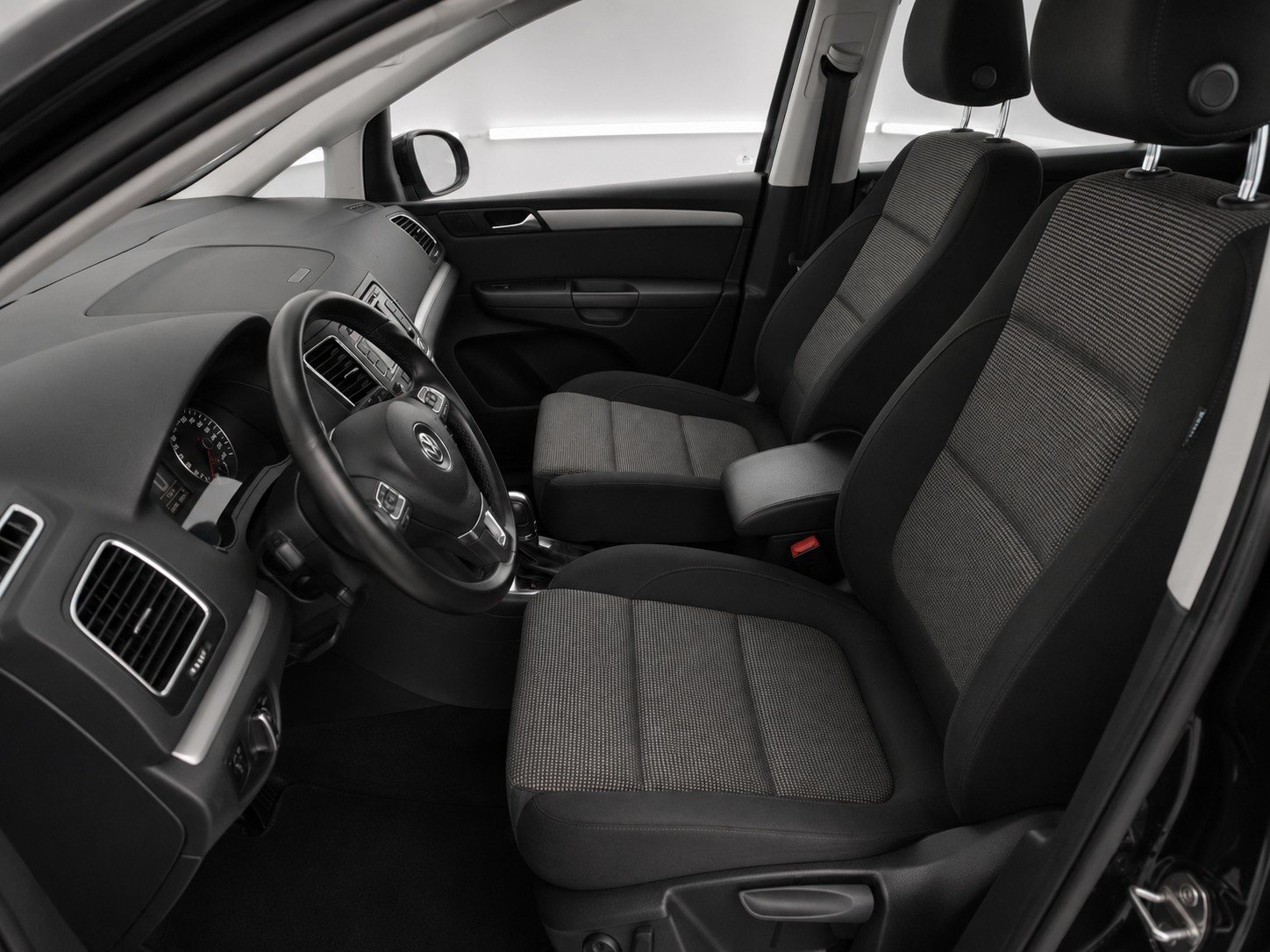 VW Sharan 2.0 TDI BMT Comfortline DSG-image-6