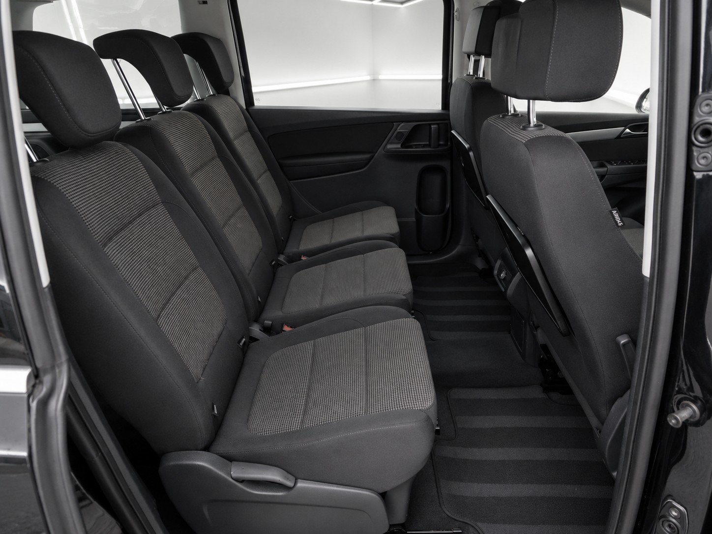 VW Sharan 2.0 TDI BMT Comfortline DSG-image-4