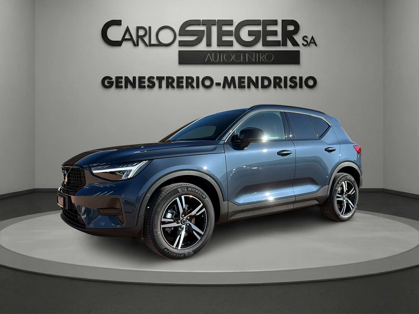VOLVO XC40 B3 Benzin Mild Hybrid Plus Dark DCT-image-0