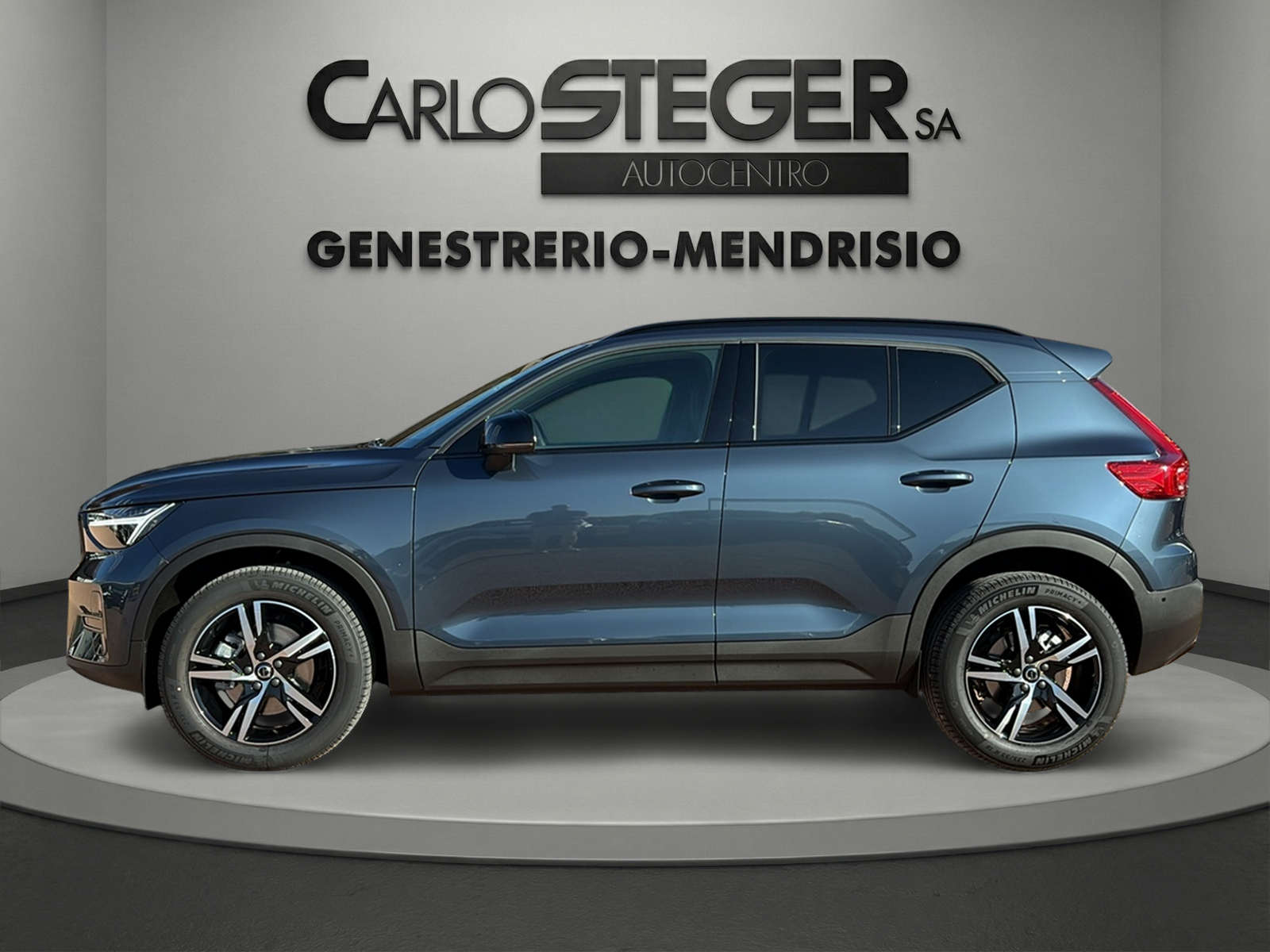 VOLVO XC40 B3 Benzin Mild Hybrid Plus Dark DCT-image-3