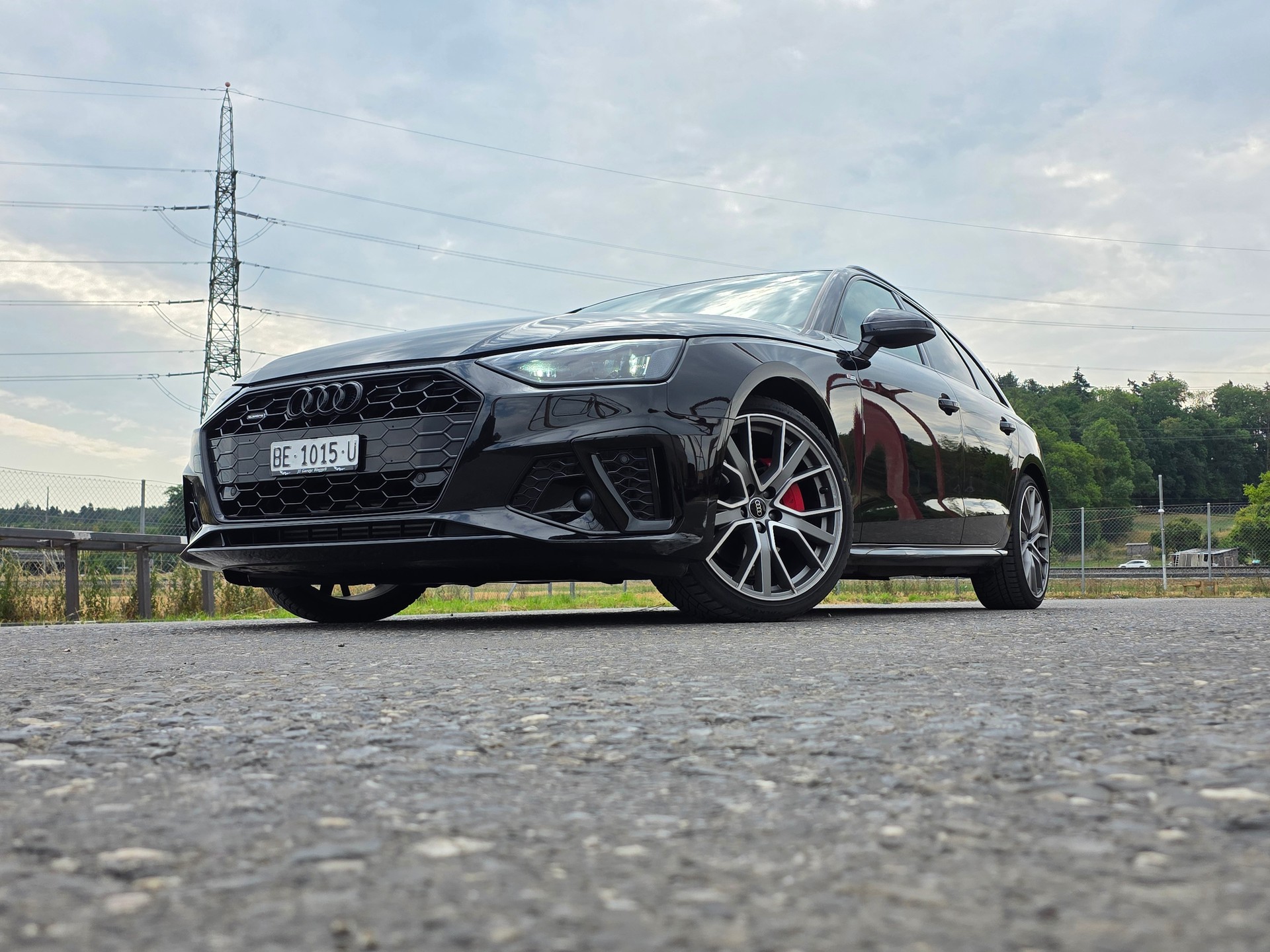 AUDI A4 Avant 40 TFSI S line S-tronic quattro-image-6
