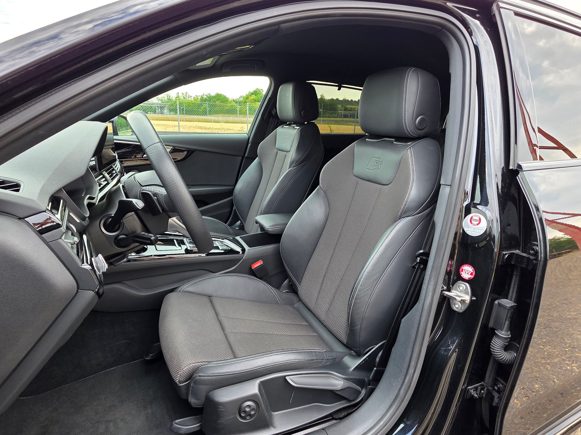 AUDI A4 Avant 40 TFSI S line S-tronic quattro-image-10