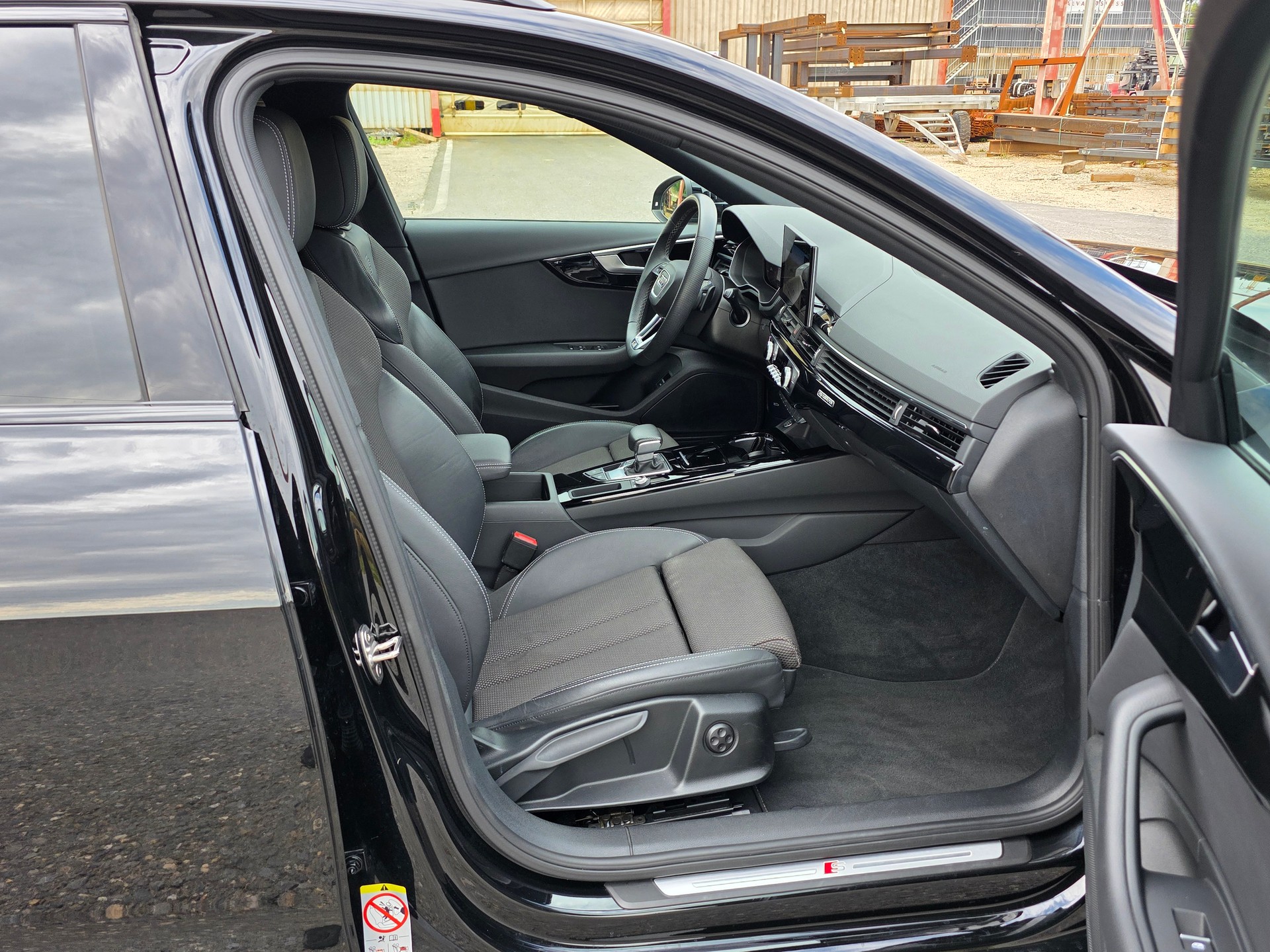 AUDI A4 Avant 40 TFSI S line S-tronic quattro-image-8
