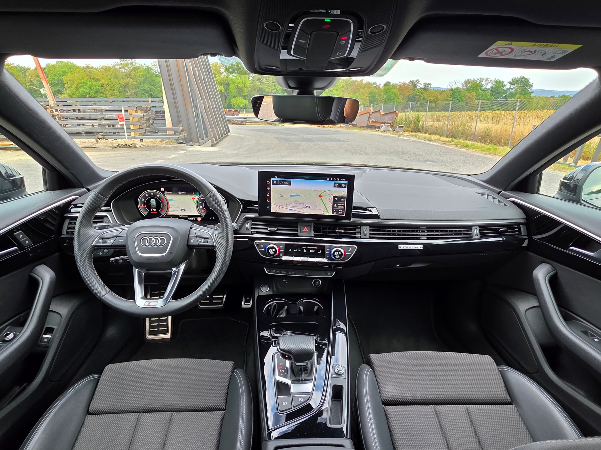 AUDI A4 Avant 40 TFSI S line S-tronic quattro-image-12