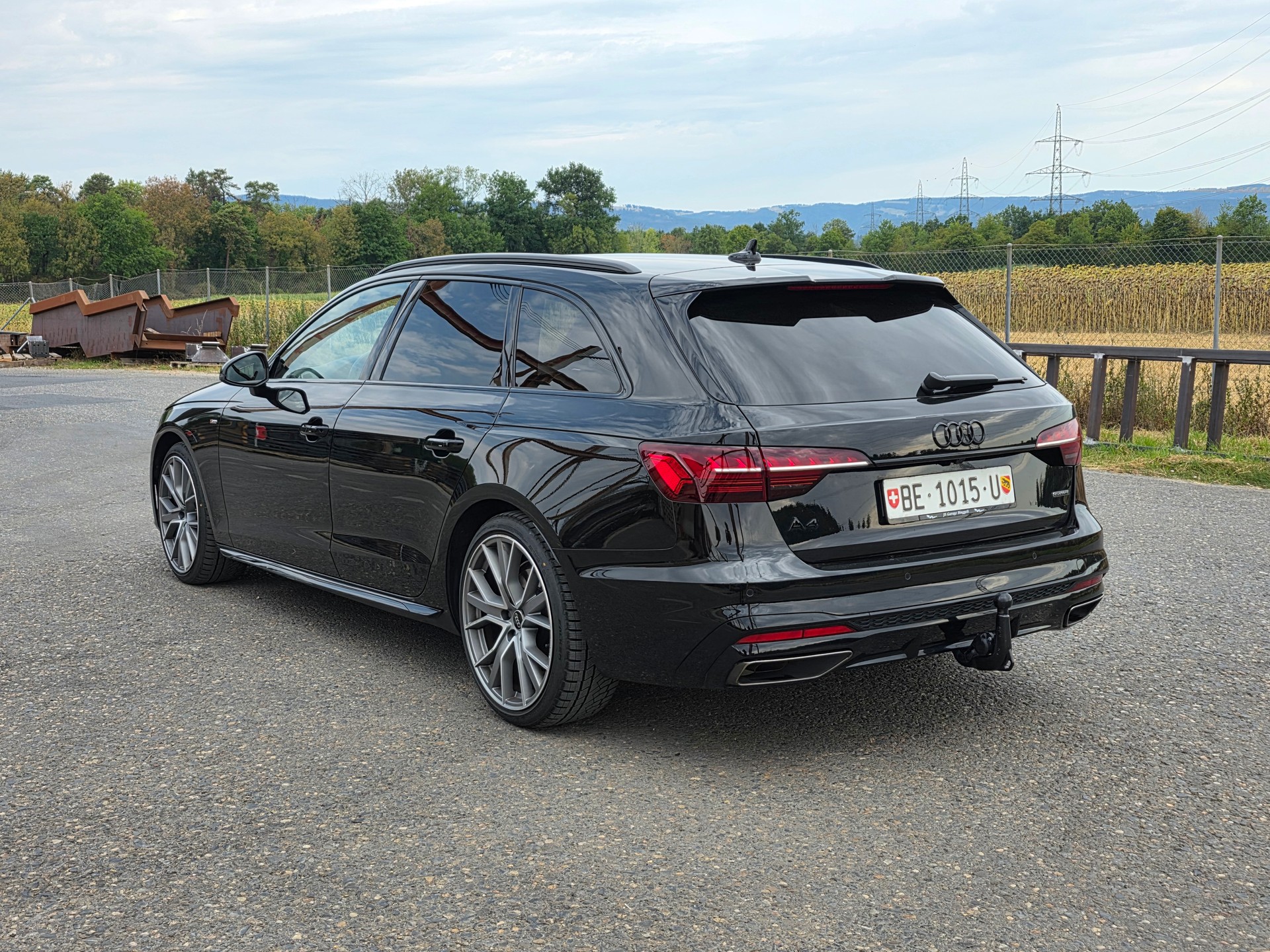 AUDI A4 Avant 40 TFSI S line S-tronic quattro-image-1