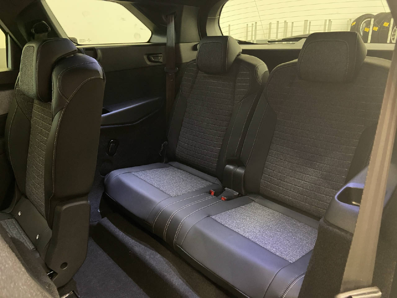 PEUGEOT 5008 1.2 Hybrid Allure Premium-image-10