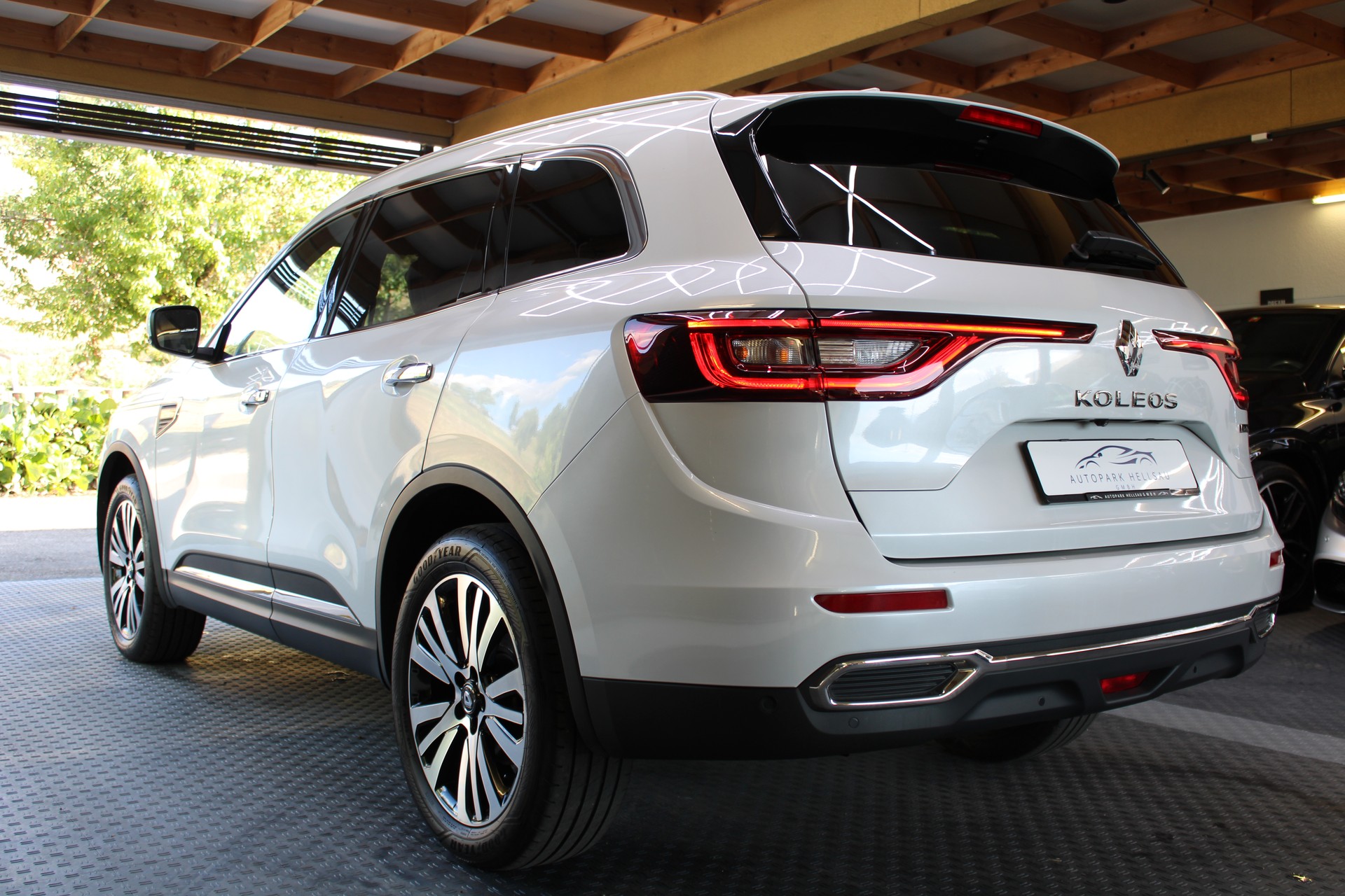 RENAULT Koleos 2.0 dCi Initiale Paris 4x4 Xtronic CVT-image-5