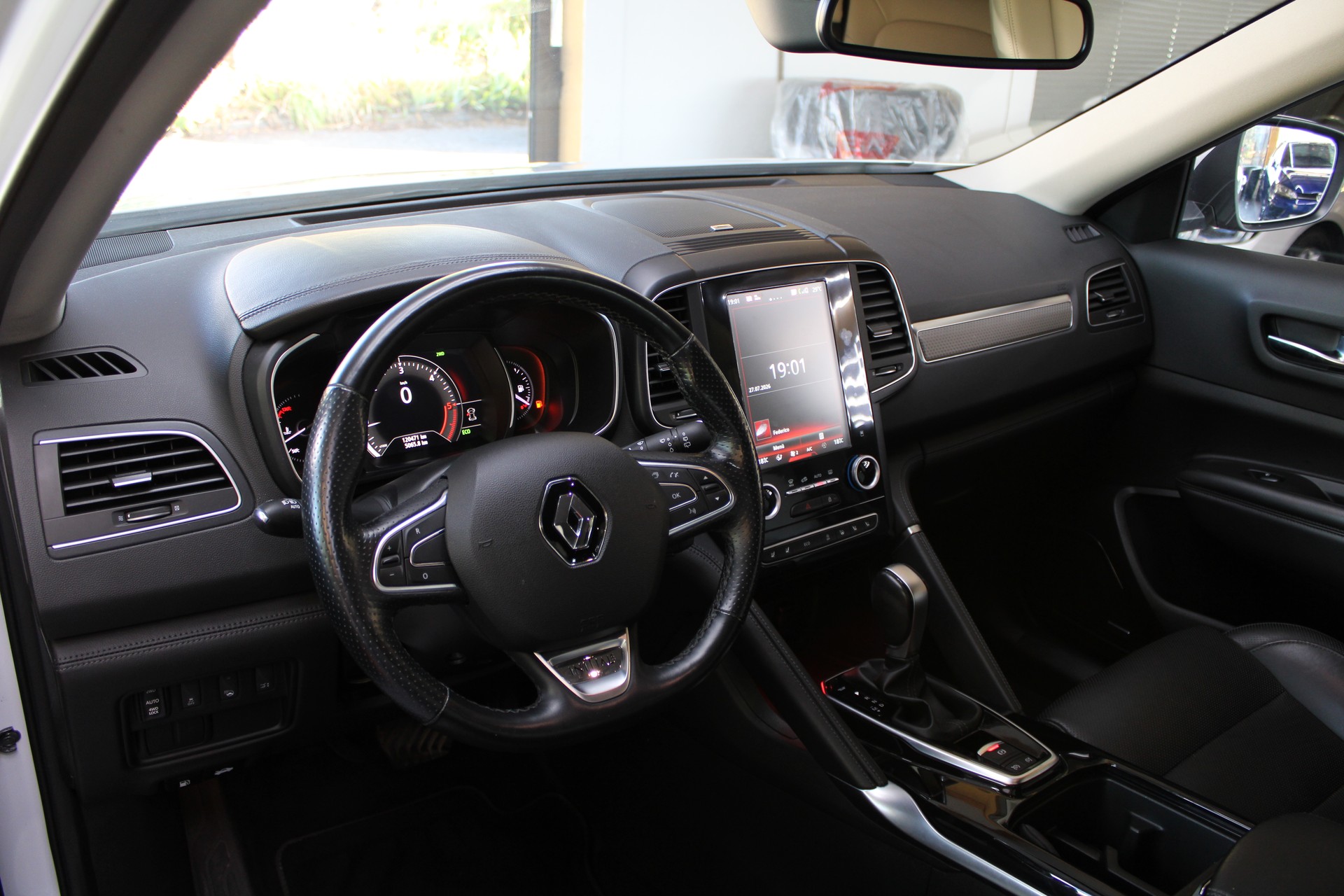 RENAULT Koleos 2.0 dCi Initiale Paris 4x4 Xtronic CVT-image-6