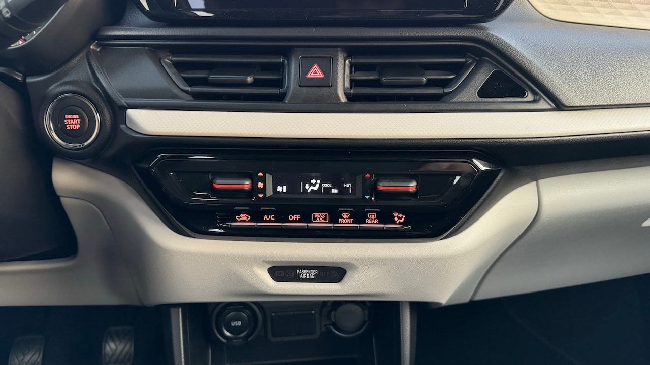 SUZUKI NEW SWIFT 1.2 COMPACT HYBRID 4X4-image-24