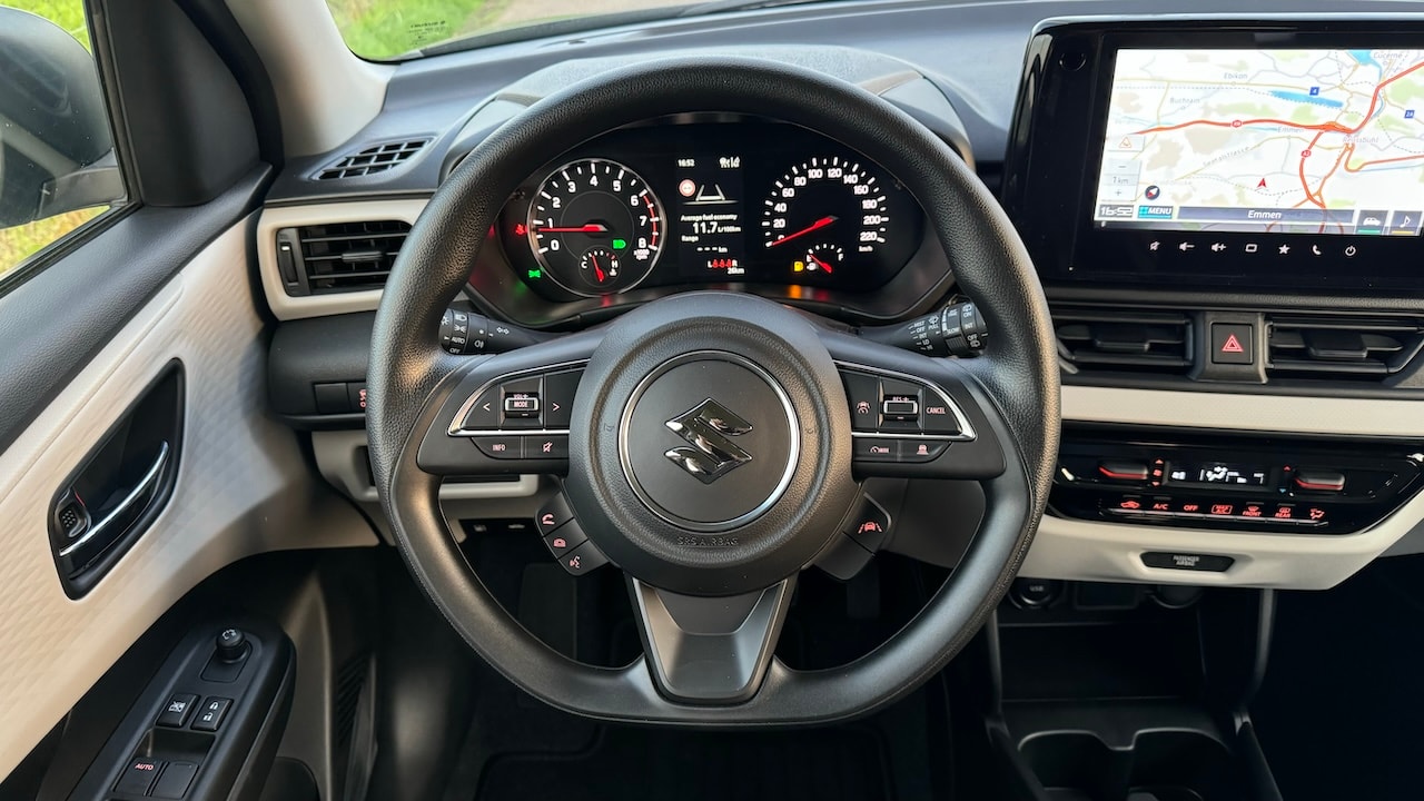 SUZUKI NEW SWIFT 1.2 COMPACT HYBRID 4X4-image-18