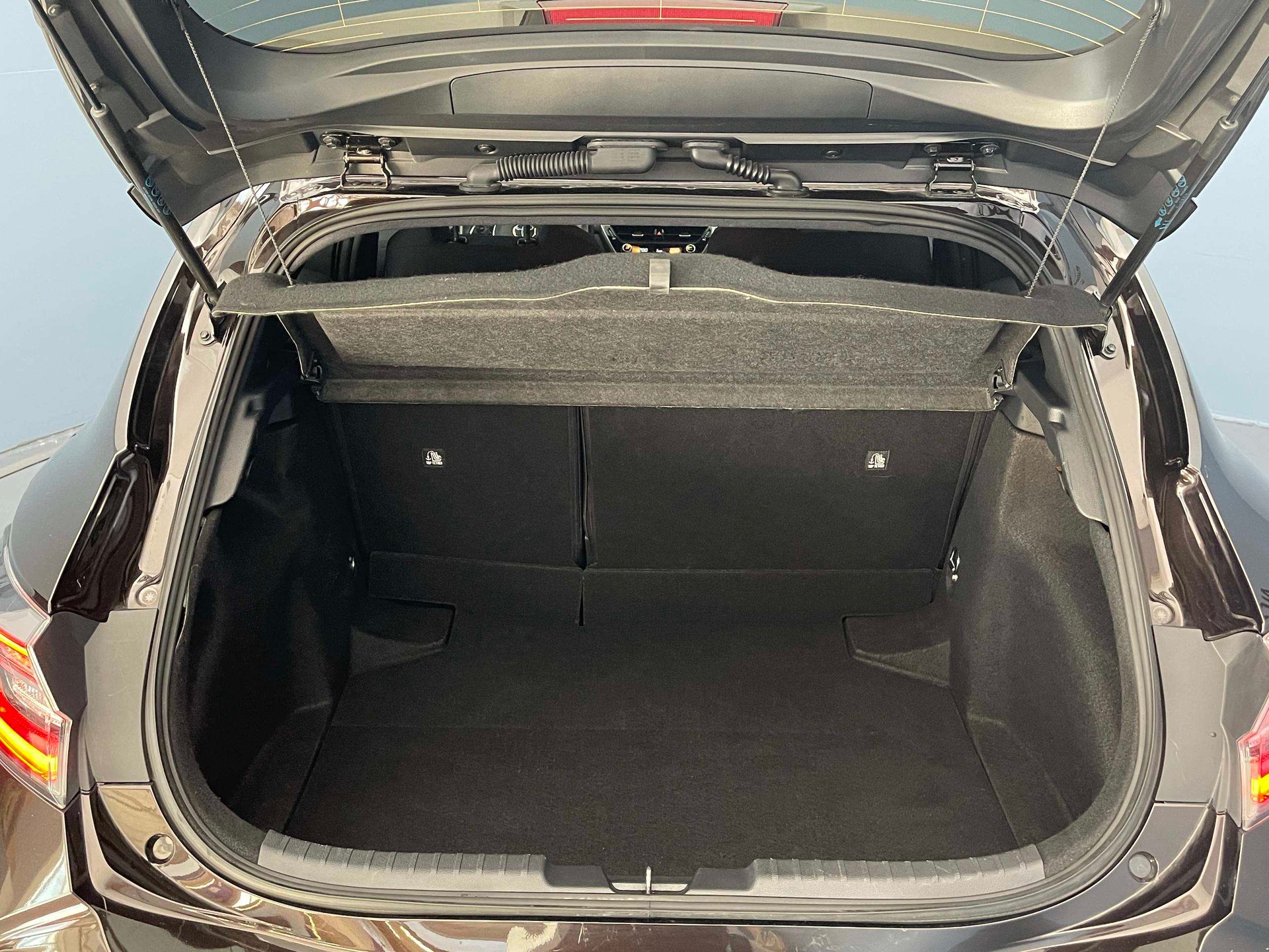 TOYOTA Corolla 1.8 HSD Trend-image-11