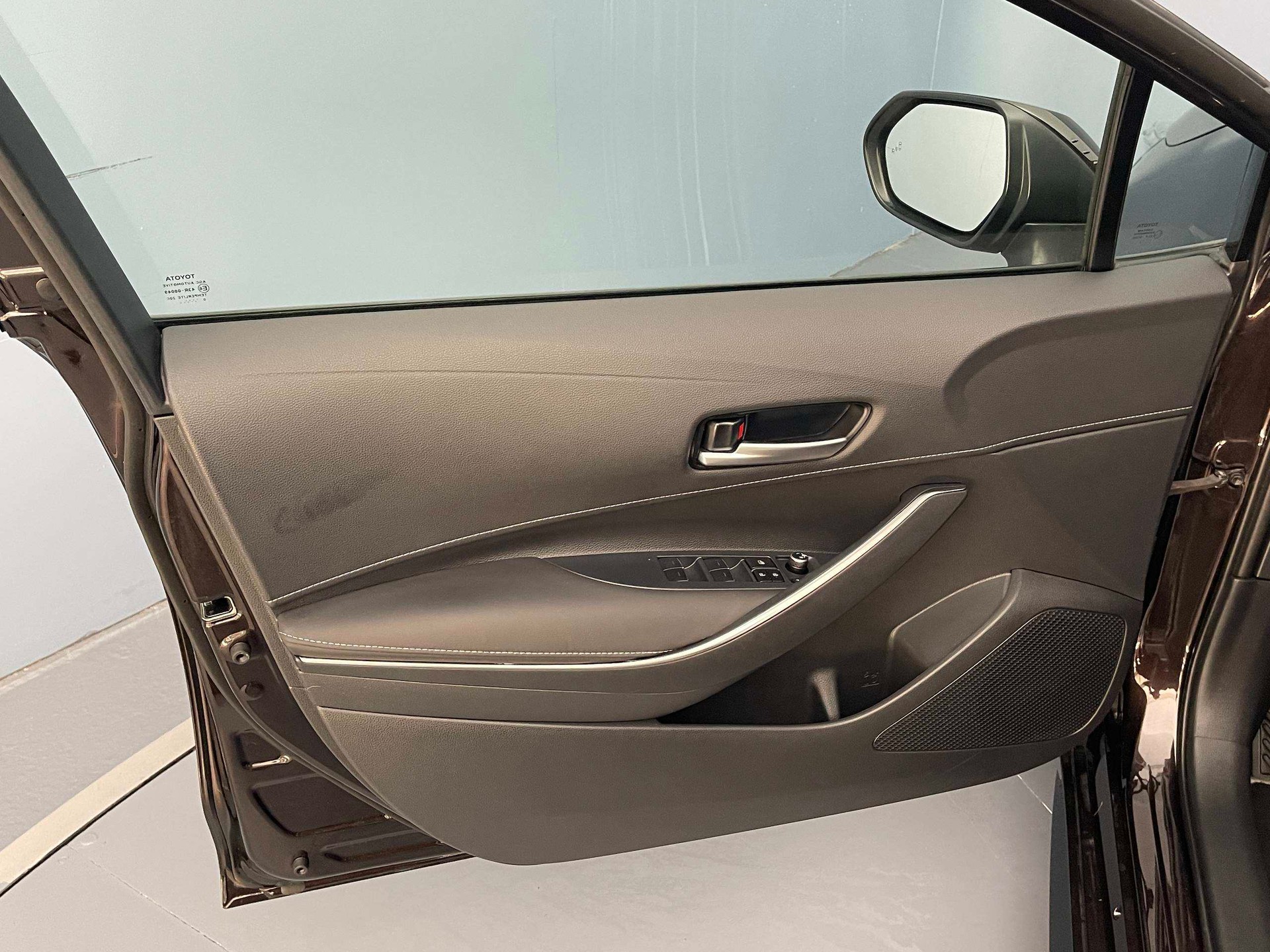 TOYOTA Corolla 1.8 HSD Trend-image-9