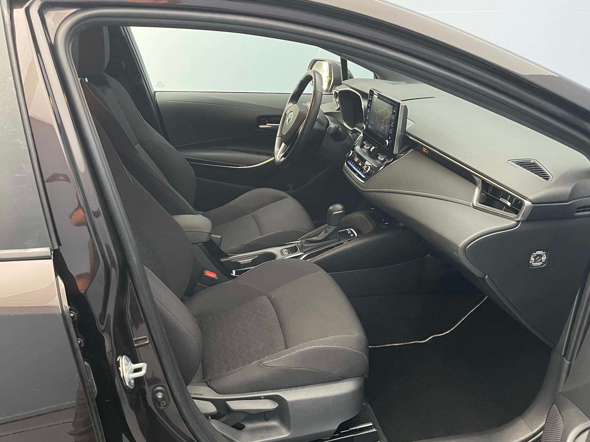 TOYOTA Corolla 1.8 HSD Trend-image-10