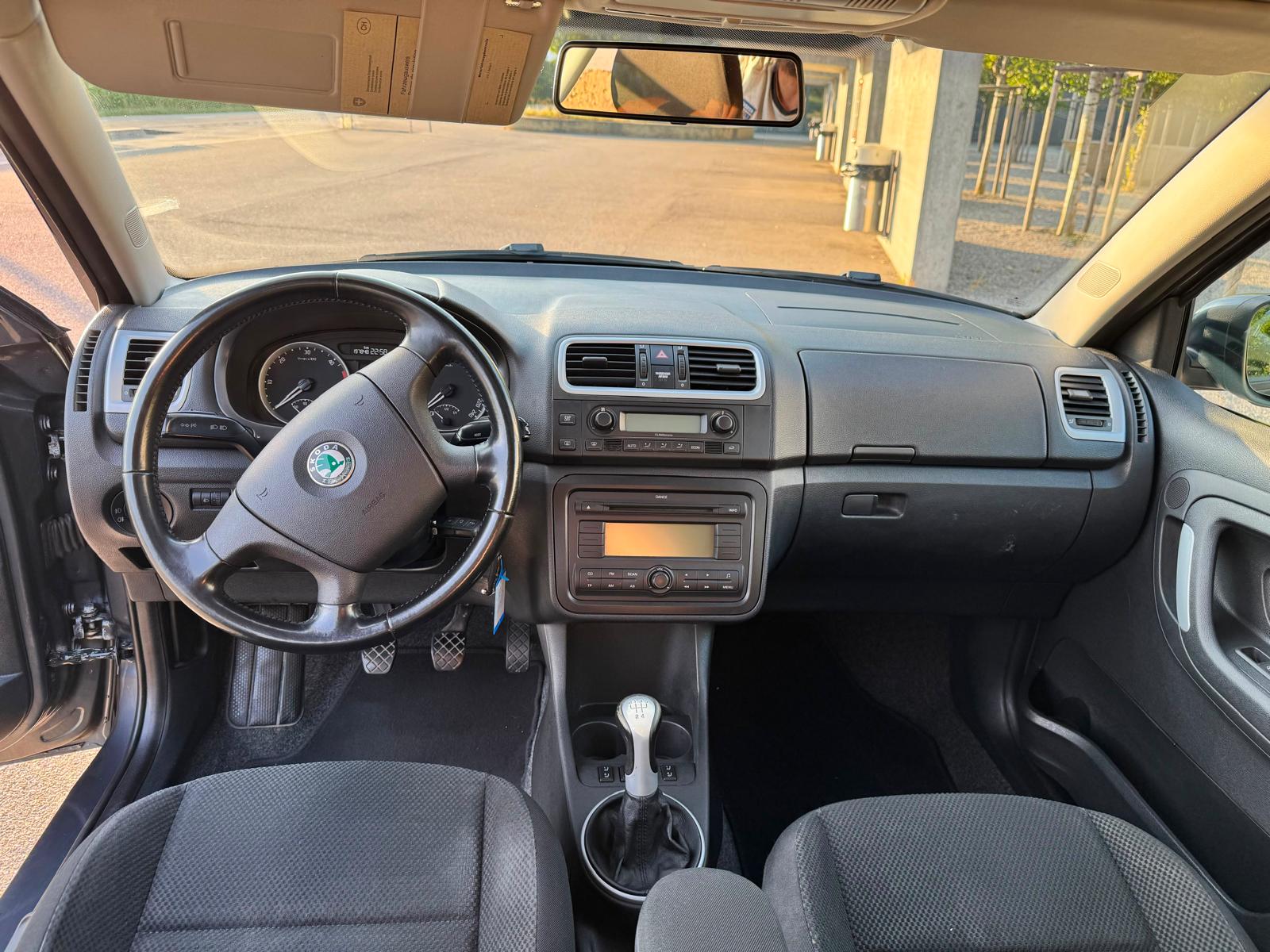 SKODA 1.9 TDI DPF Ambiente-image-3