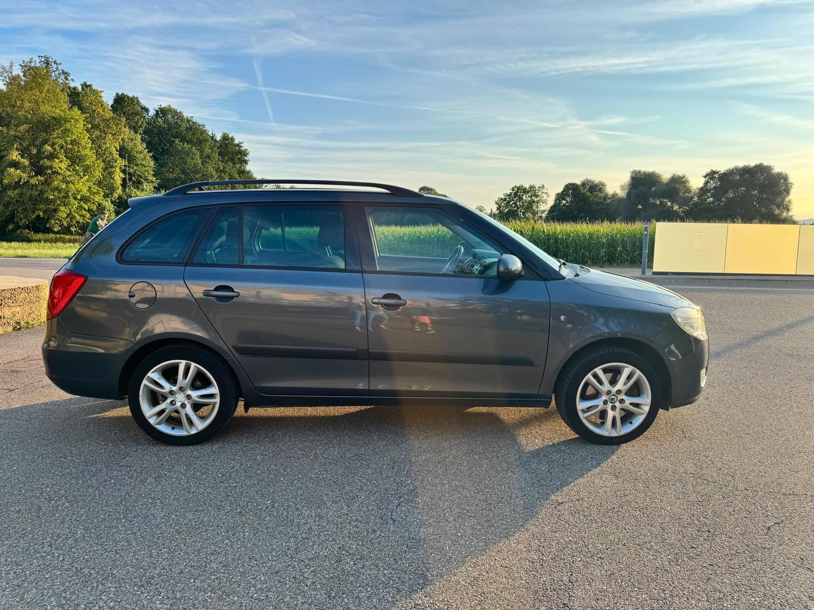 SKODA 1.9 TDI DPF Ambiente-image-1