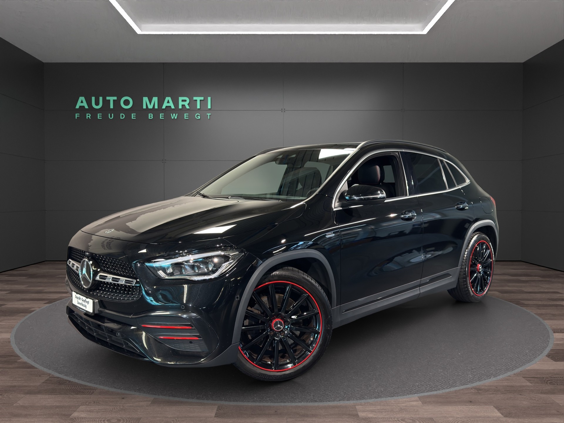 MERCEDES-BENZ GLA 250 Style 4matic