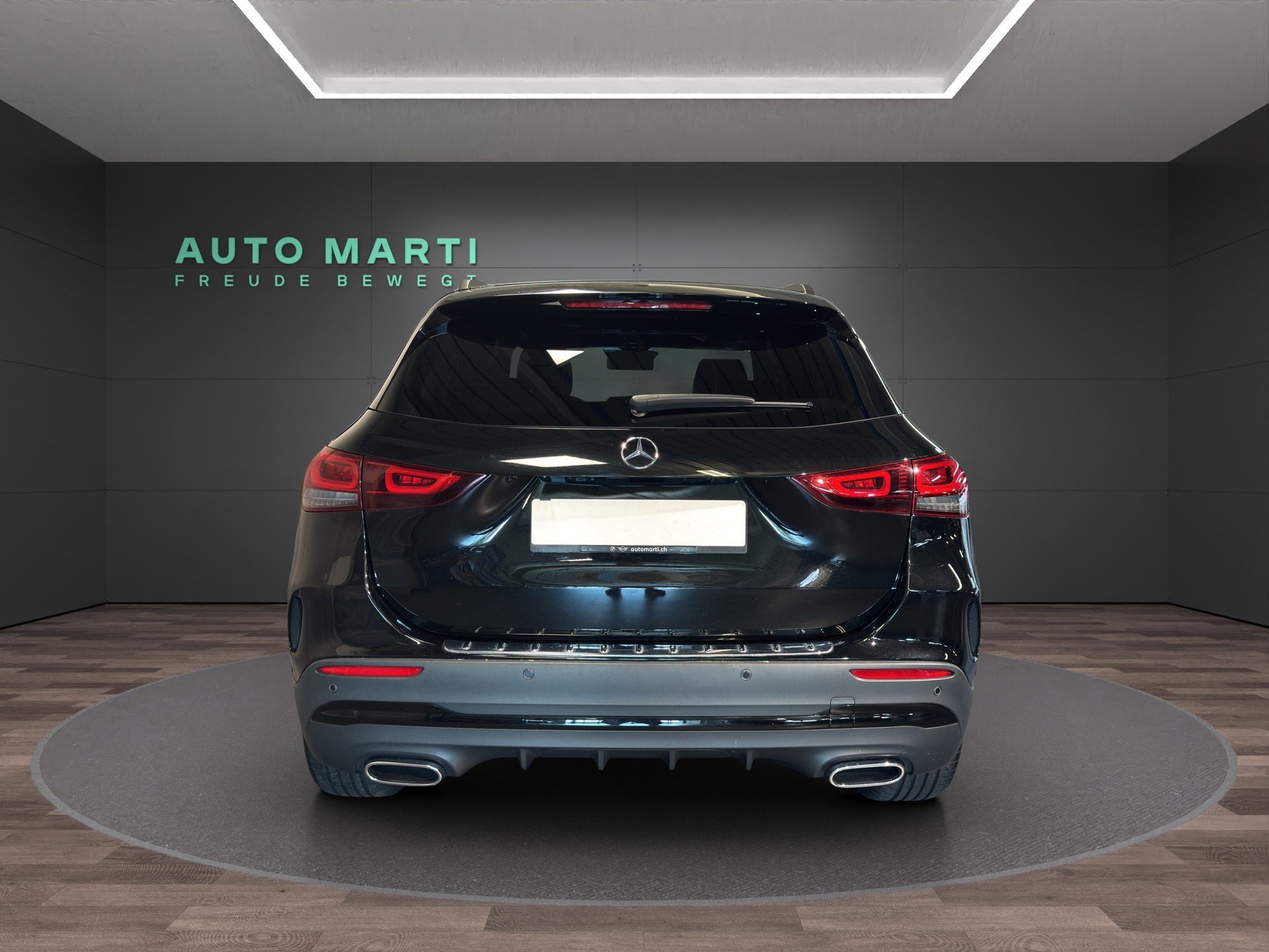 MERCEDES-BENZ GLA 250 Style 4matic-showroom-element-2