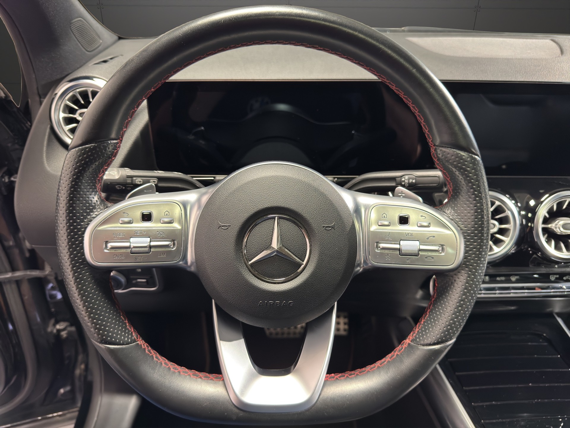 MERCEDES-BENZ GLA 250 Style 4matic-image-13