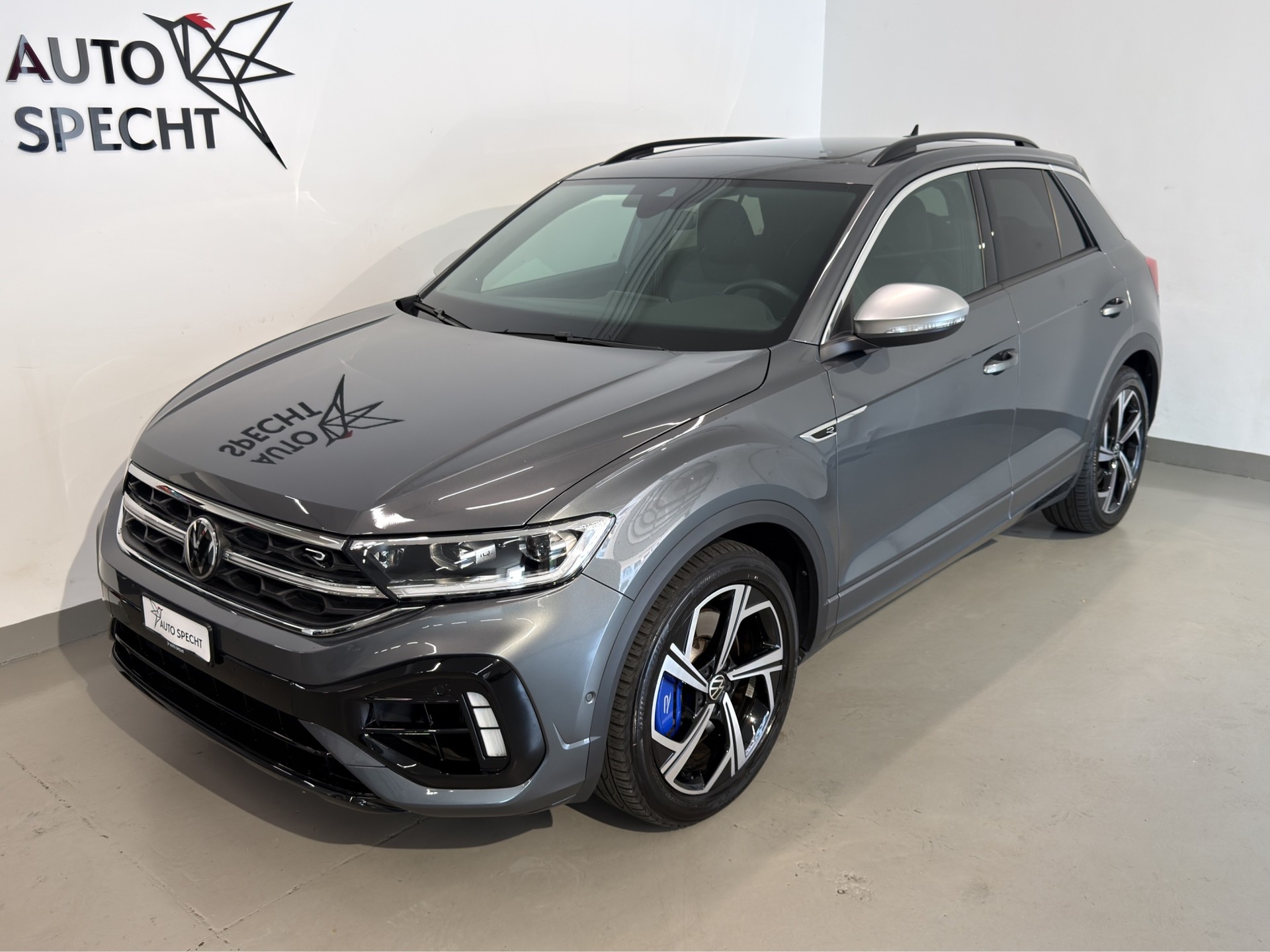 VW T-Roc 2.0 TSI R DSG 4Motion-image-1