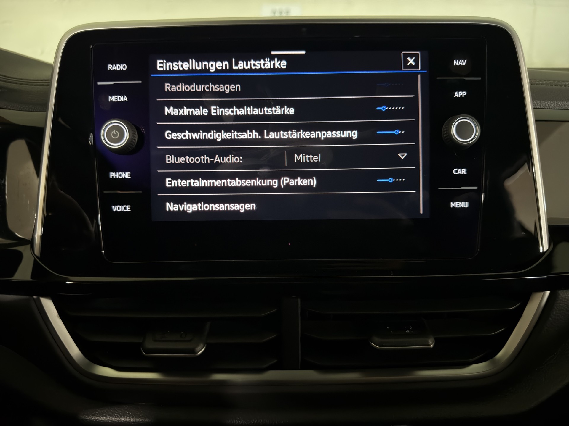 VW T-Roc 2.0 TSI R DSG 4Motion-image-28