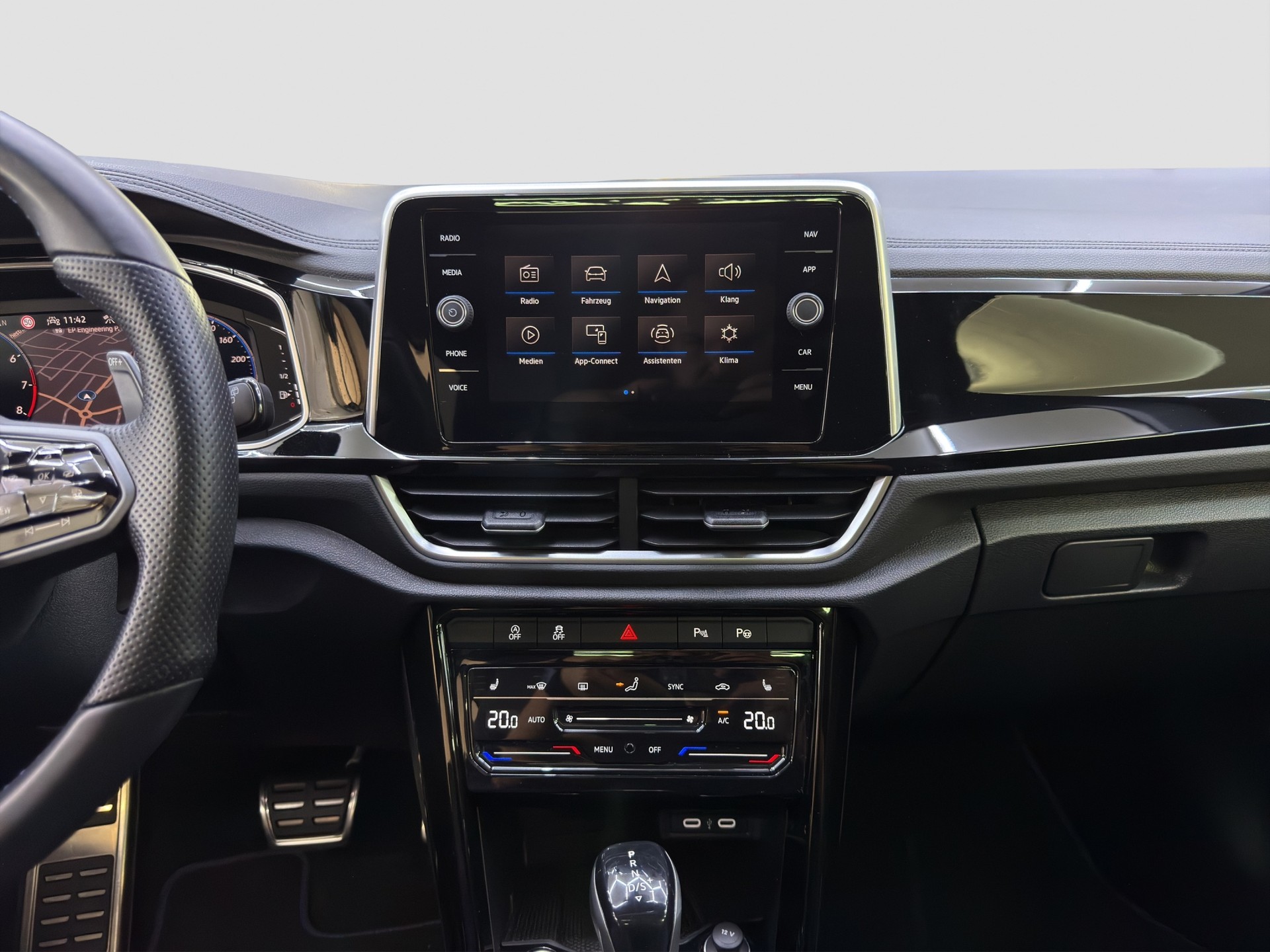 VW T-Roc 2.0 TSI R DSG 4Motion-image-8